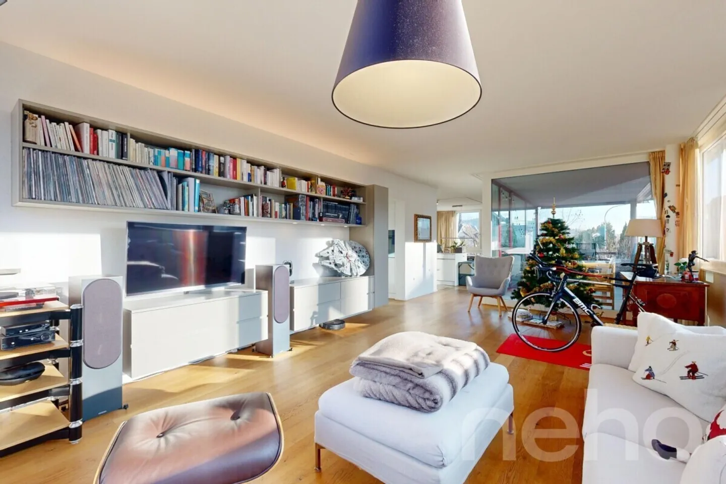 Grosszügige, lichtdurchflutete 4.5-Zimmer-Wohnung in Adliswil - Foto 2 von 13