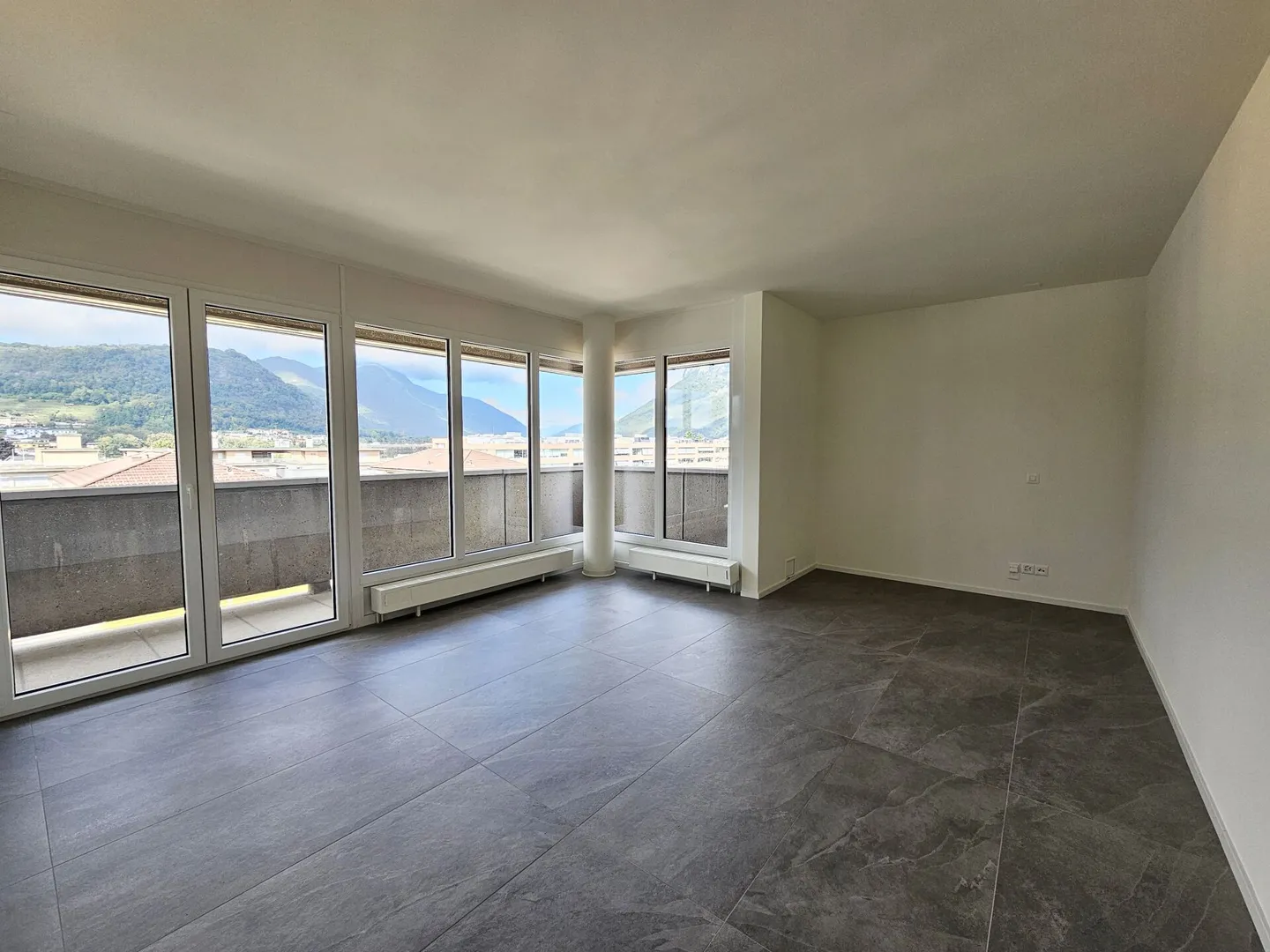 3,5 Lokale komplett renoviert - Foto 1 von 8