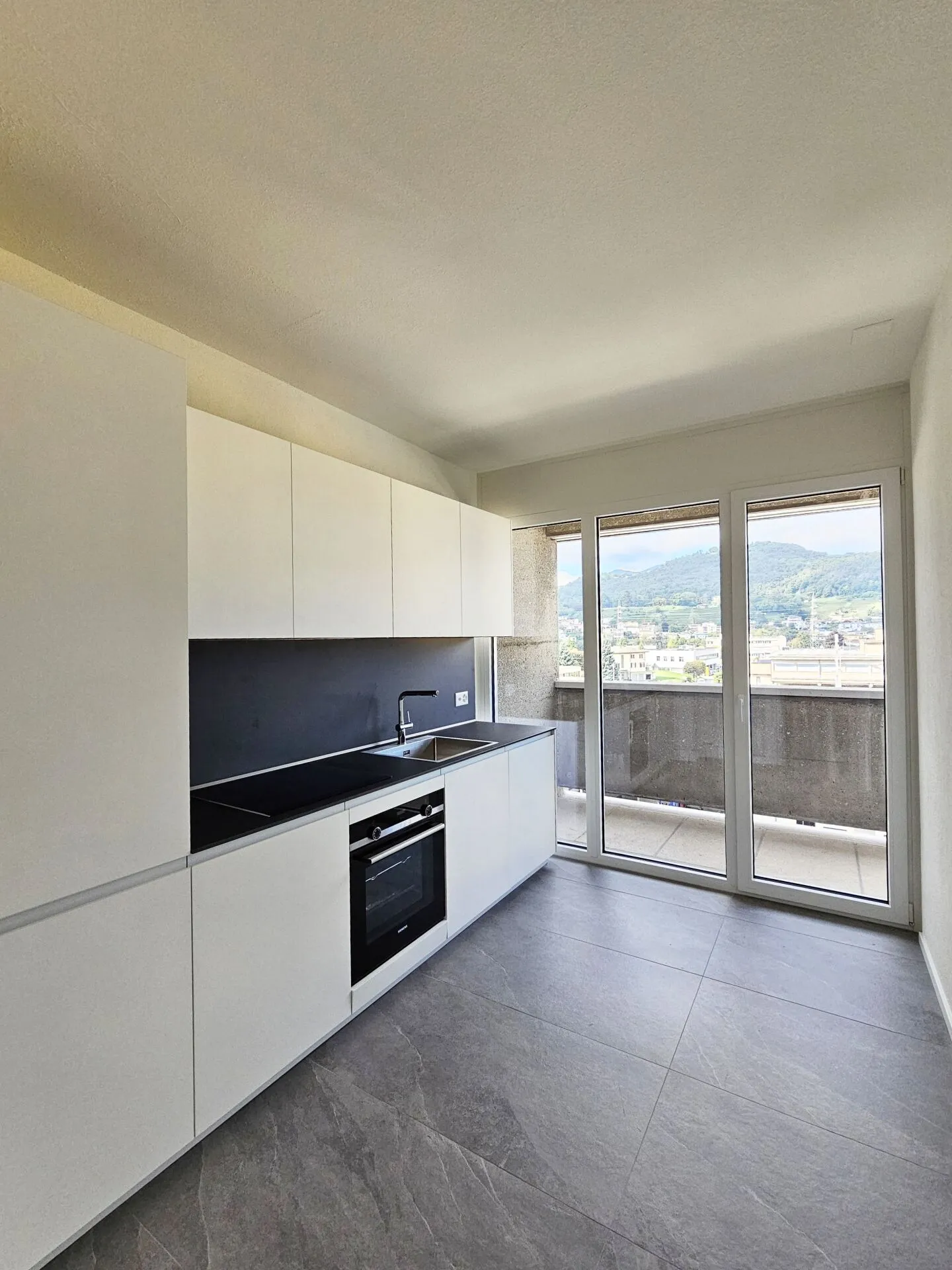 3,5 Lokale komplett renoviert - Foto 2 von 8