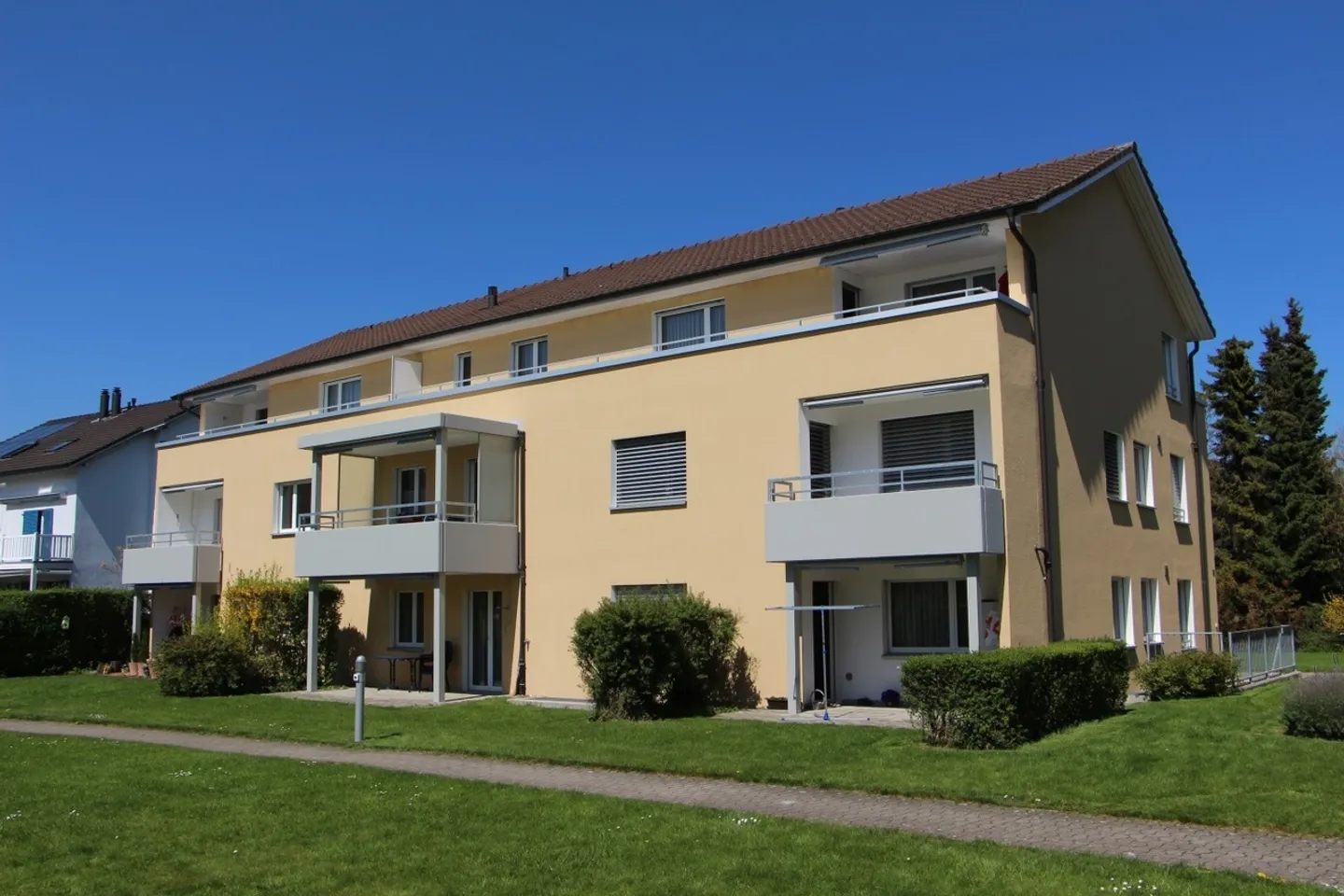 Charmante Dachwohnung - Foto 1 von 5