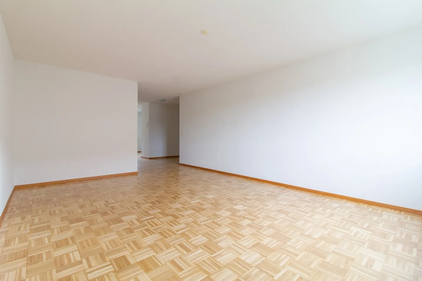 Charmante Dachwohnung - Foto 4 von 5