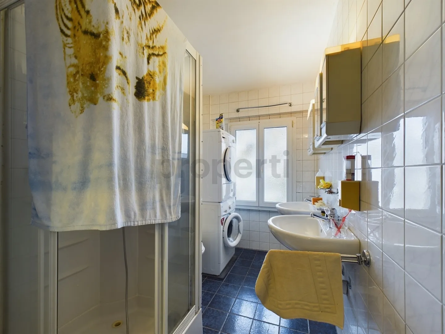 Maison individuelle exclusive dans un emplacement calme en bordure de forêt avec vue sur le lac et jardin - Photo 9 sur 12