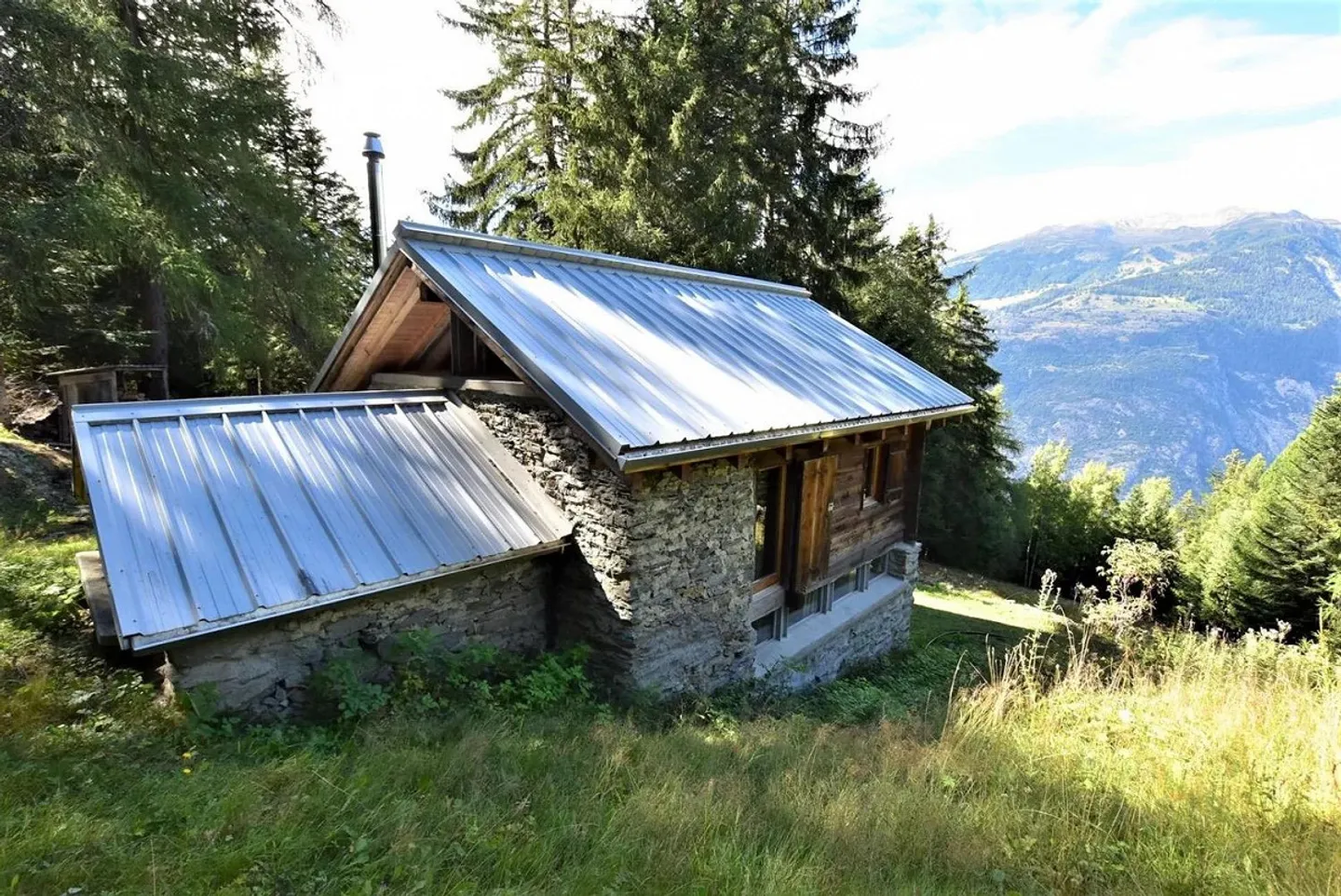 Einzigartiges Maiensäss in der Natur - Foto 2 von 18