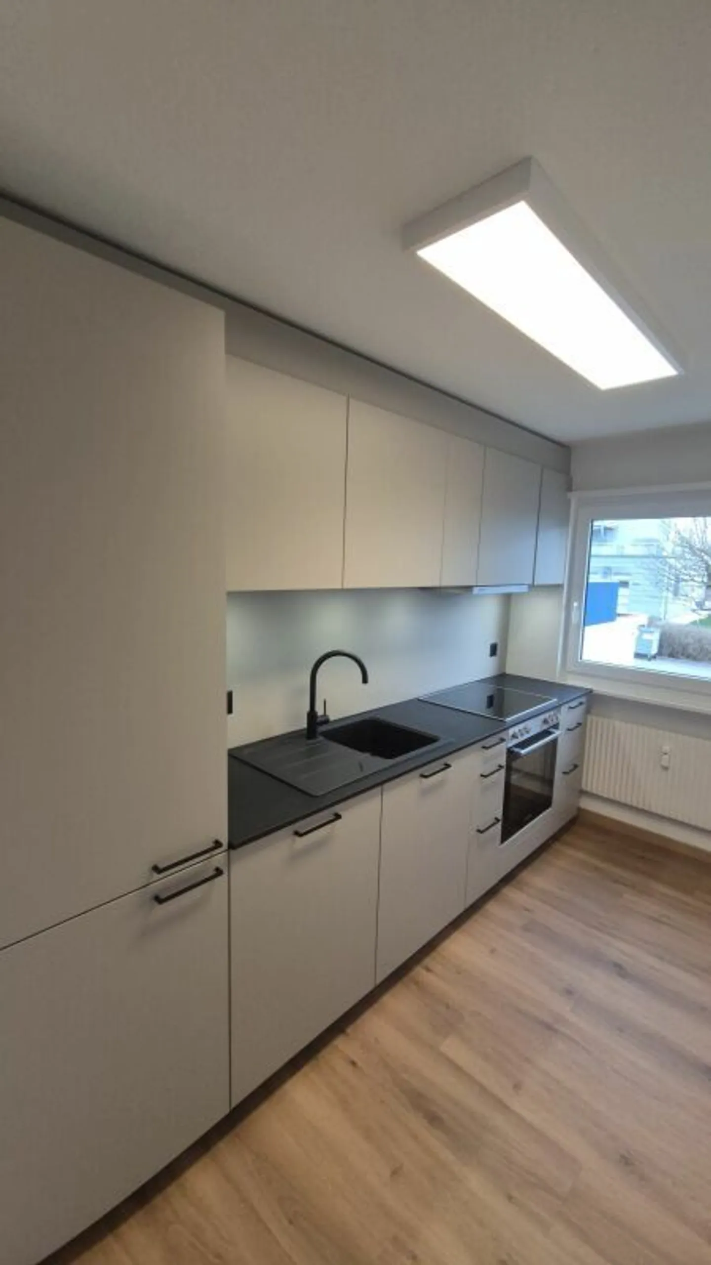 Appartamento 4 locali completamente ristrutturato di circa 85 m2 in posizione centrale a Märstetten - Foto 1 di 11
