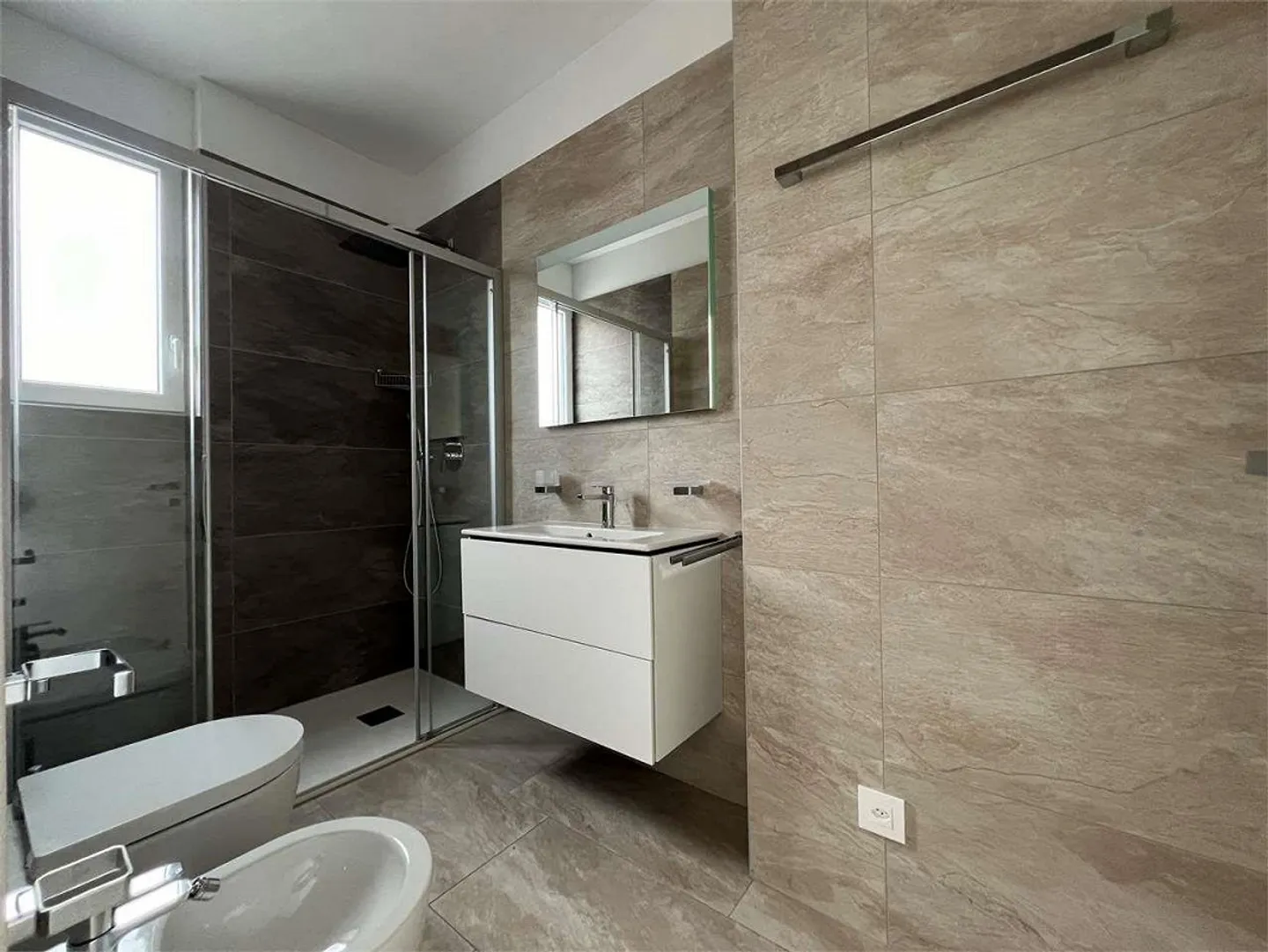 Modernes Zweizimmerapartment mit Doppelservice - Strategische Lage in Molino Nuovo - Foto 7 von 13