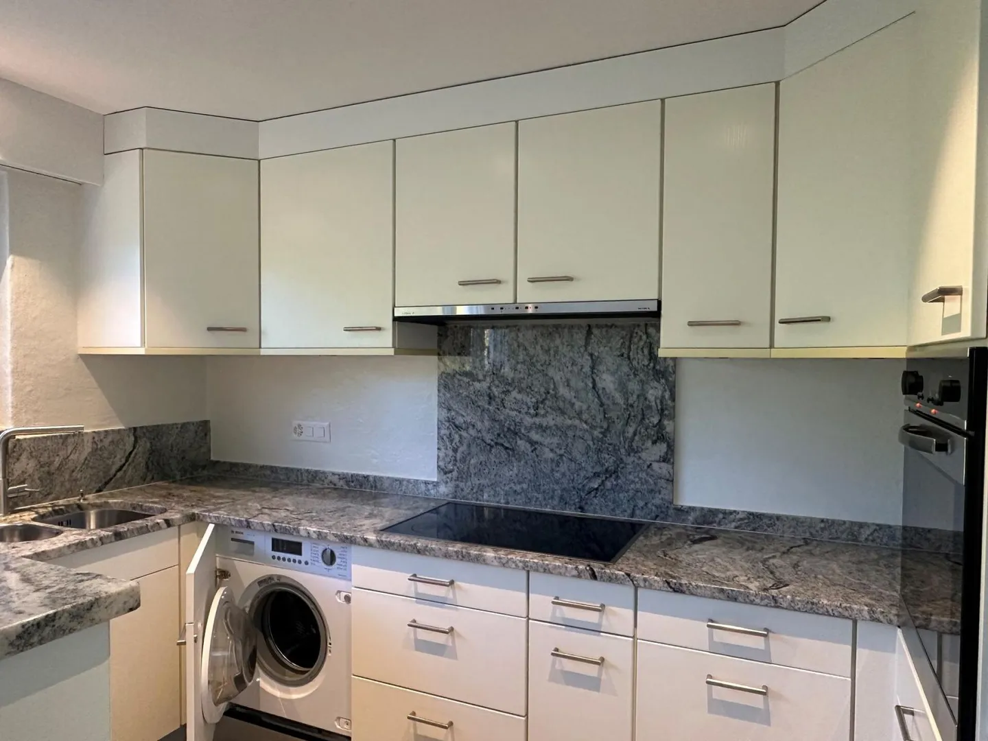 Appartement fraîchement rénové avec vue imprenable - Photo 5 sur 13