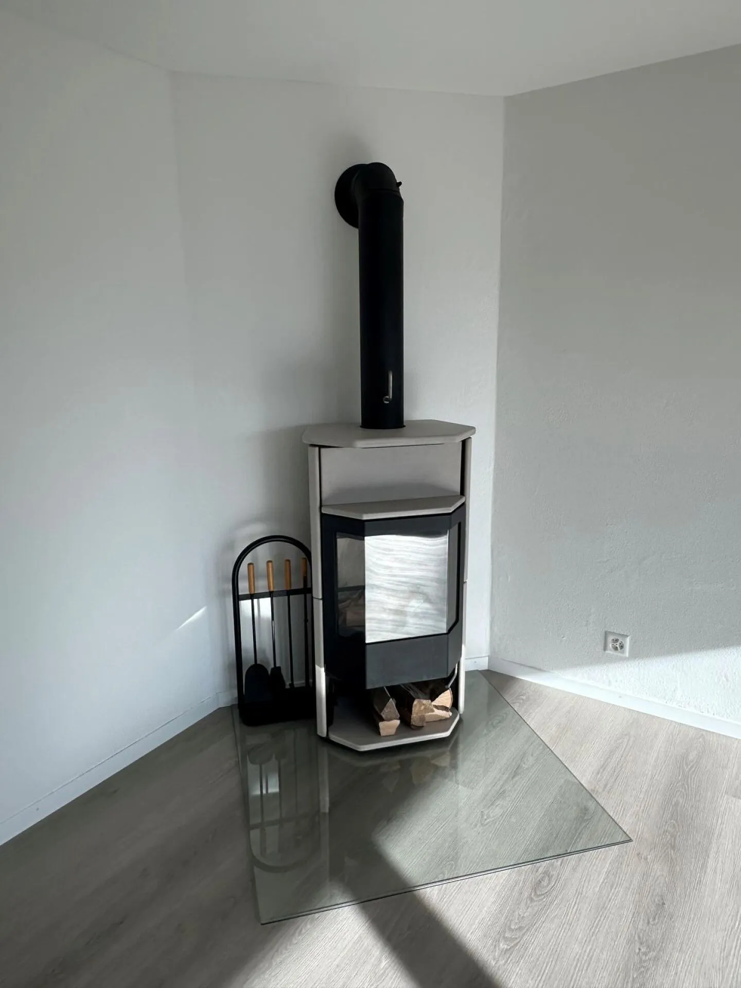 Appartement fraîchement rénové avec vue imprenable - Photo 4 sur 13