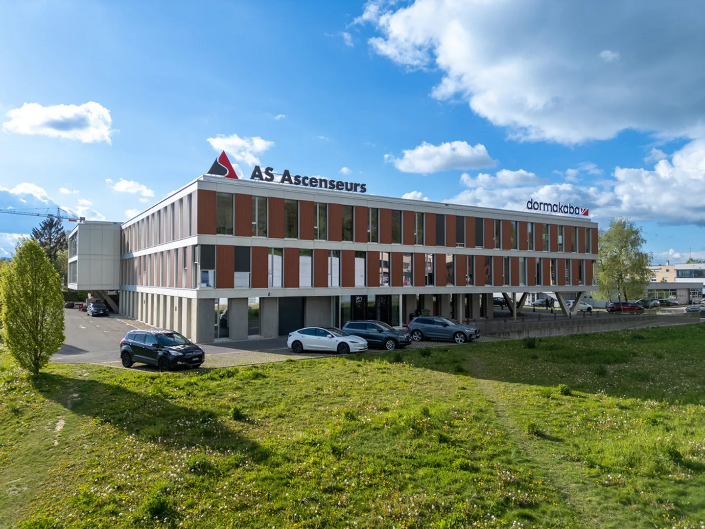 Geräumige Büros ideal gelegen in Mont-sur-Lausanne - Foto 1 von 10