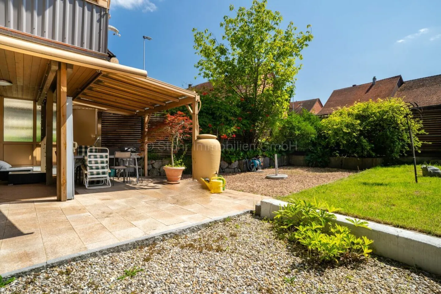 Casa bifamiliare con terreno edificabile - Un'opportunità unica - Foto 2 di 29