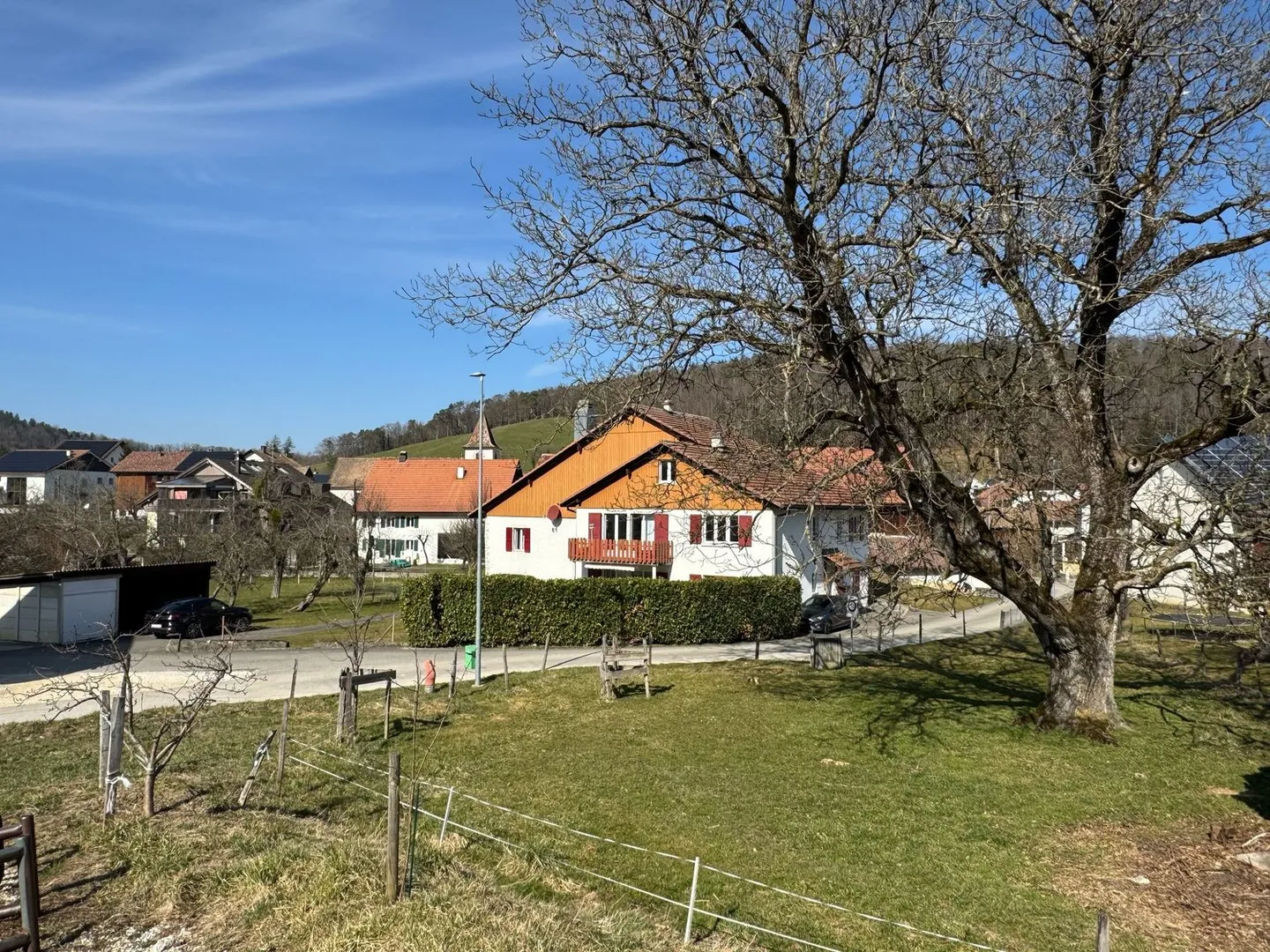 Charmantes Zweifamilienhaus - Foto 3 von 17