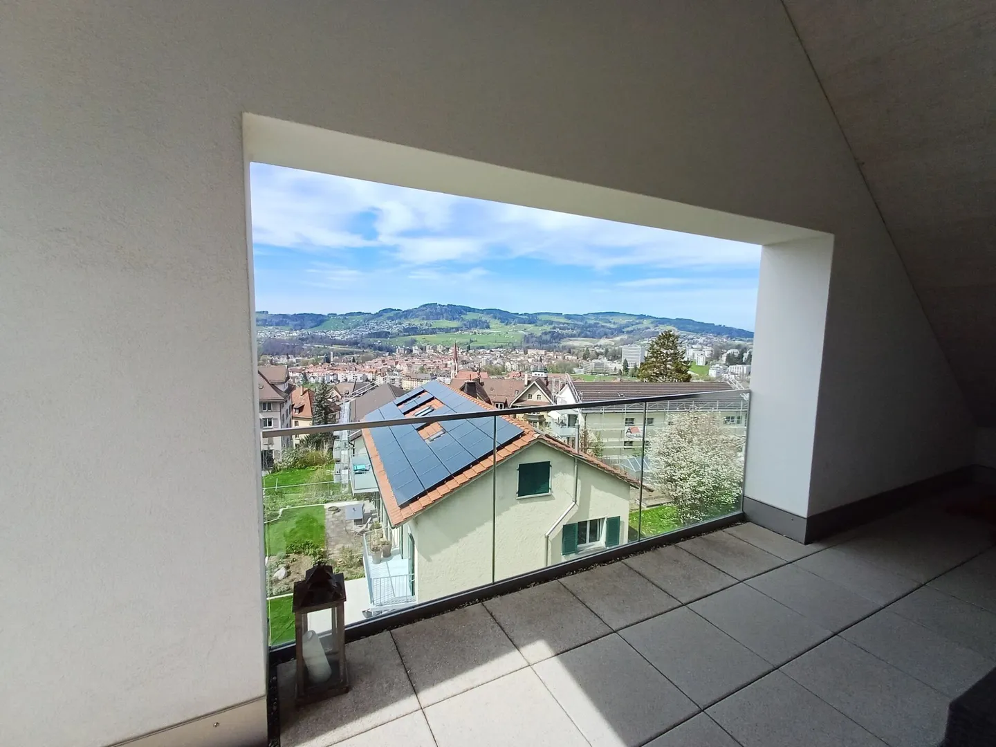 Attico 3.5 locali con loggia coperta - Foto 3 di 12