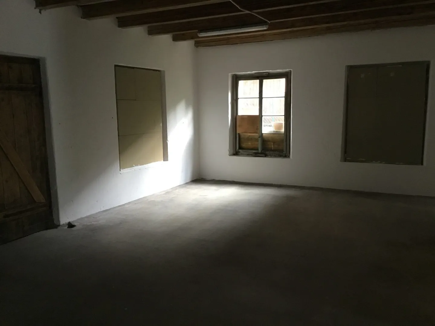 Warehouse for rent - Photo 2 of 4