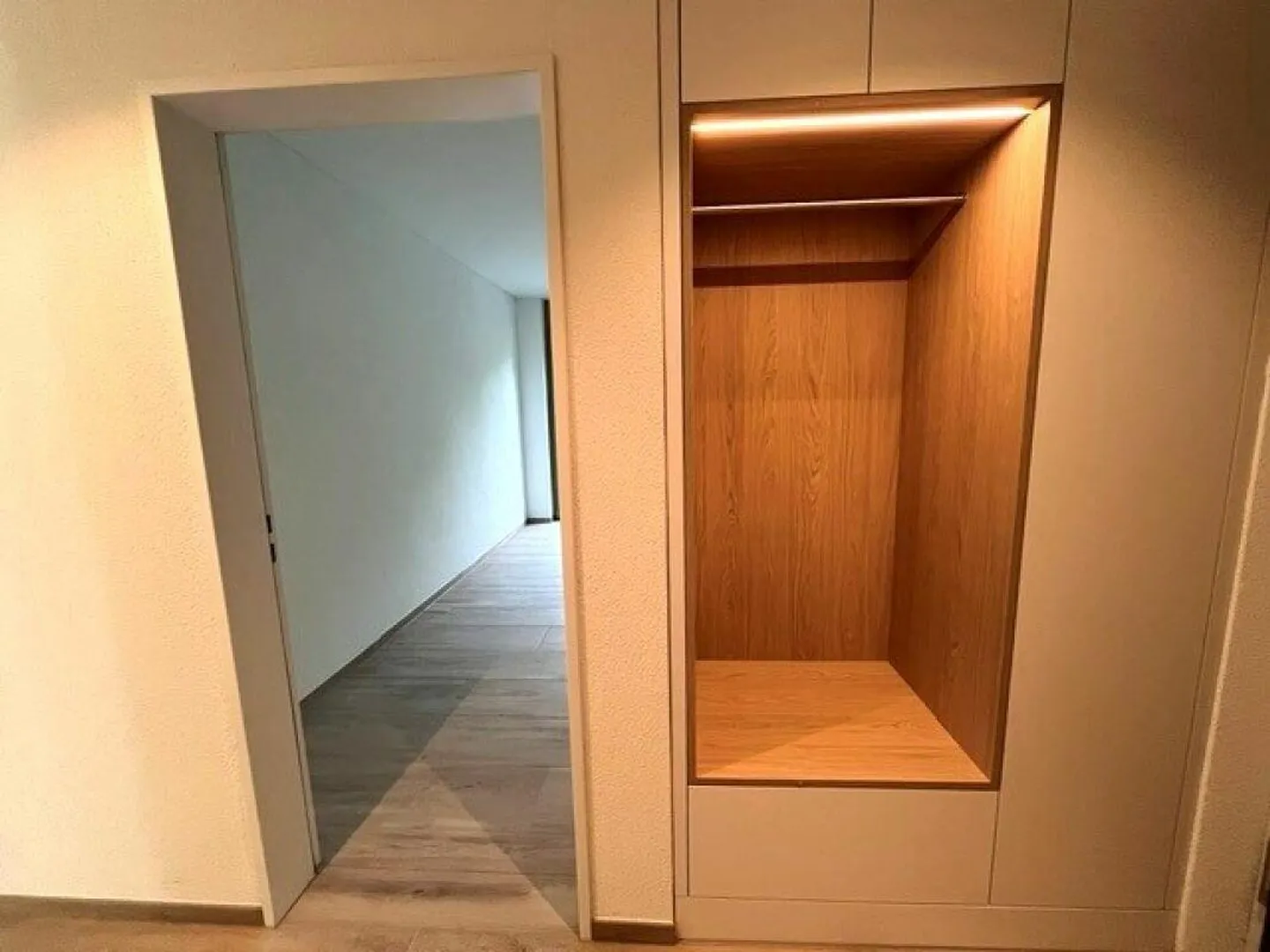 Première location ! Appartement de 3,5 pièces avec terrasse directement au bord de l'eau - Photo 6 sur 13