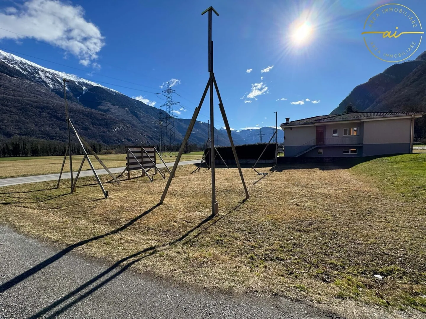 DETACHED HOUSE WITH GARDEN AND OPEN VIEW - Photo 1 of 6