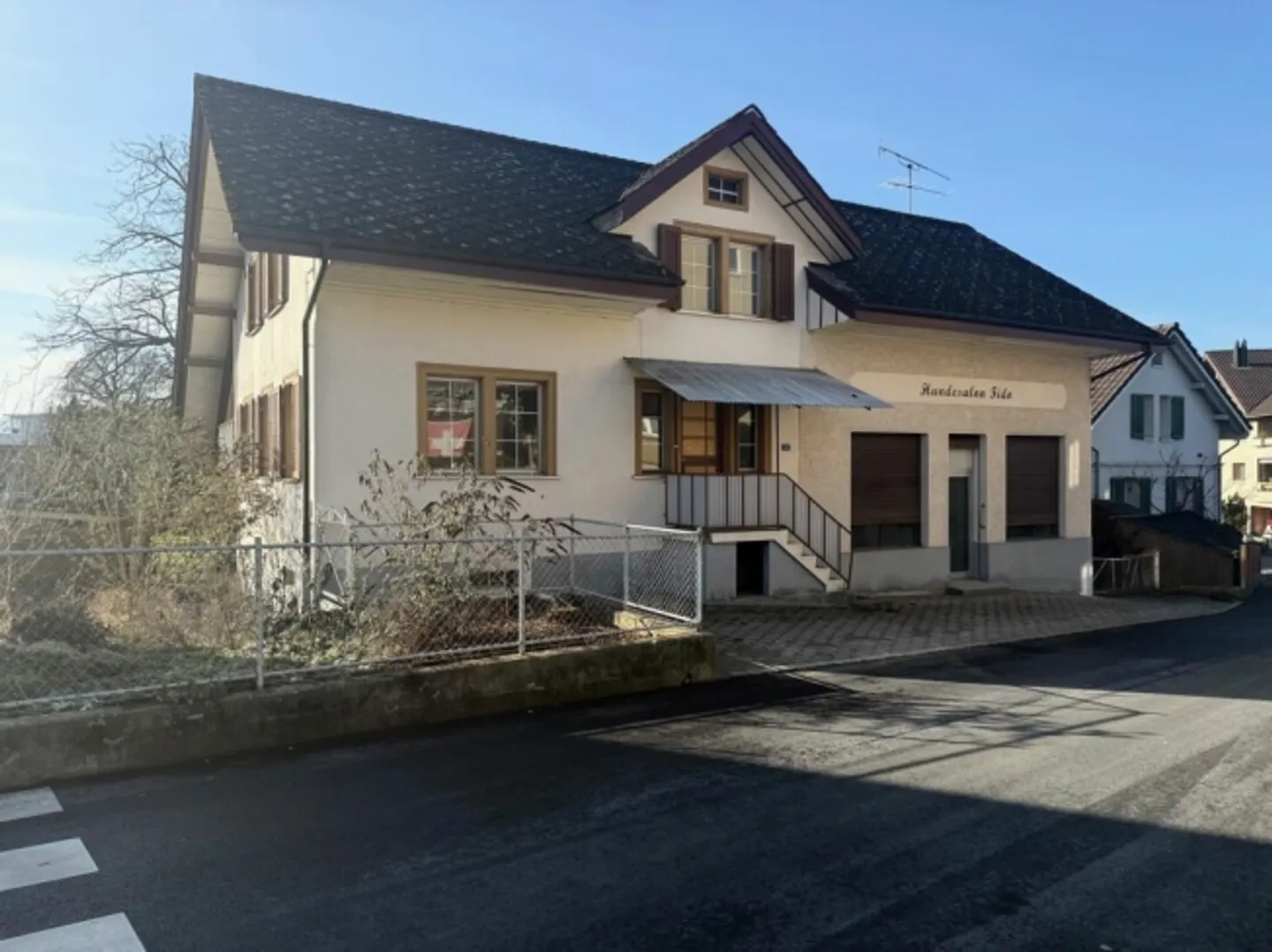 Casa unifamiliare indipendente di 4,5 locali con giardino e spazio di stoccaggio - Foto 1 di 10