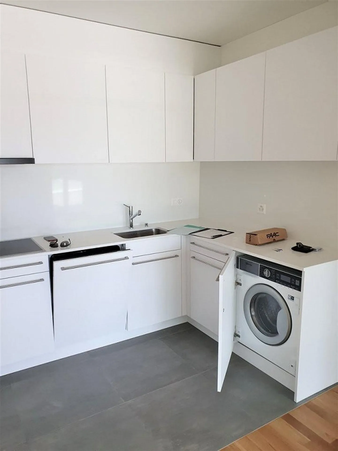 Nous louons un lumineux 2,5 pièces immergé dans la verdure au cœur de Pazzallo - Photo 3 sur 6