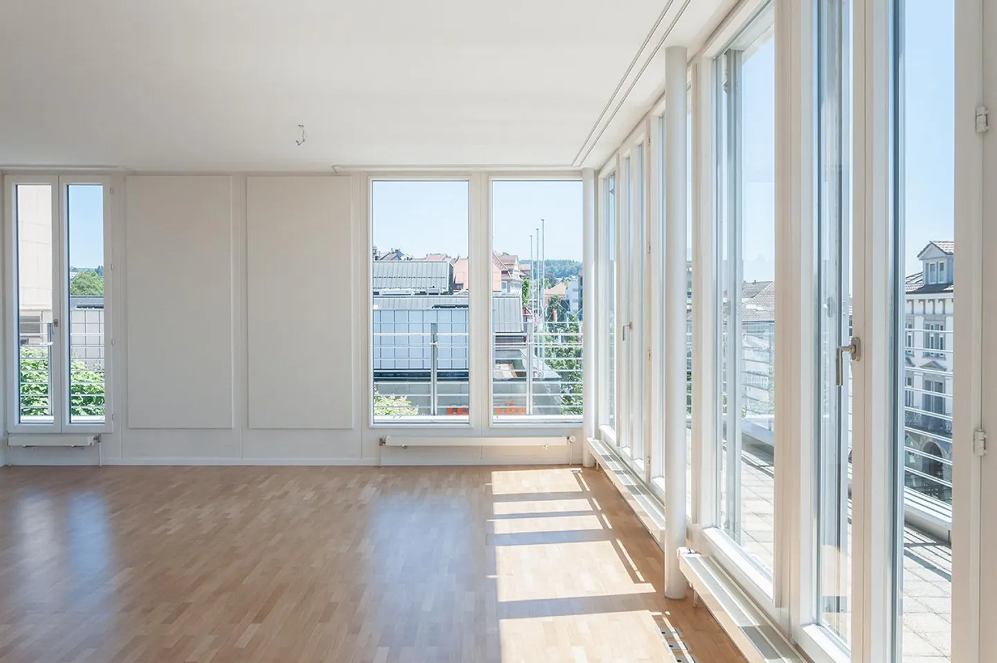 Vivre avec style dans un emplacement privilégié - Photo 2 sur 13