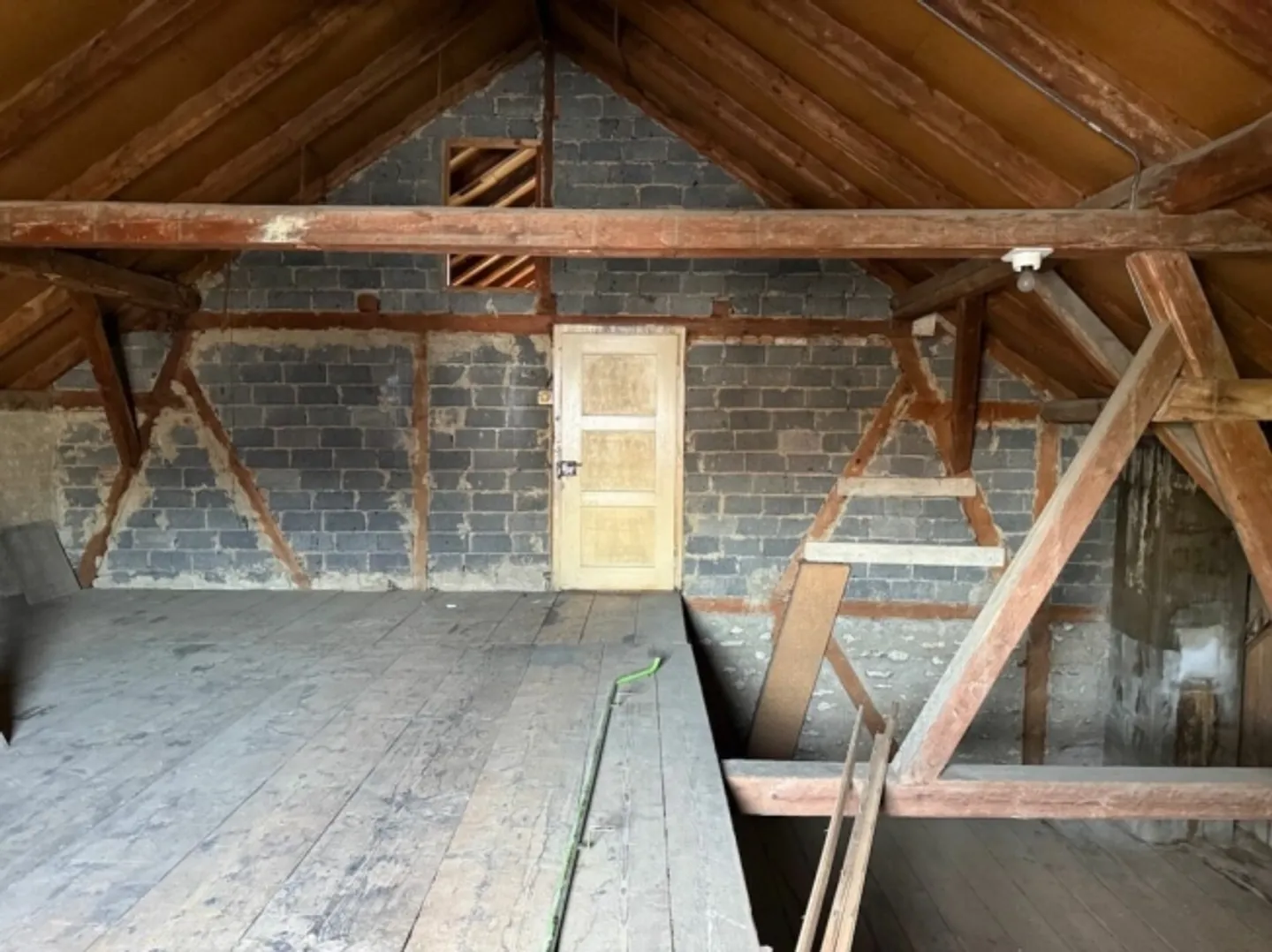 Casa unifamiliare indipendente di 4,5 locali con giardino e spazio di stoccaggio - Foto 9 di 10