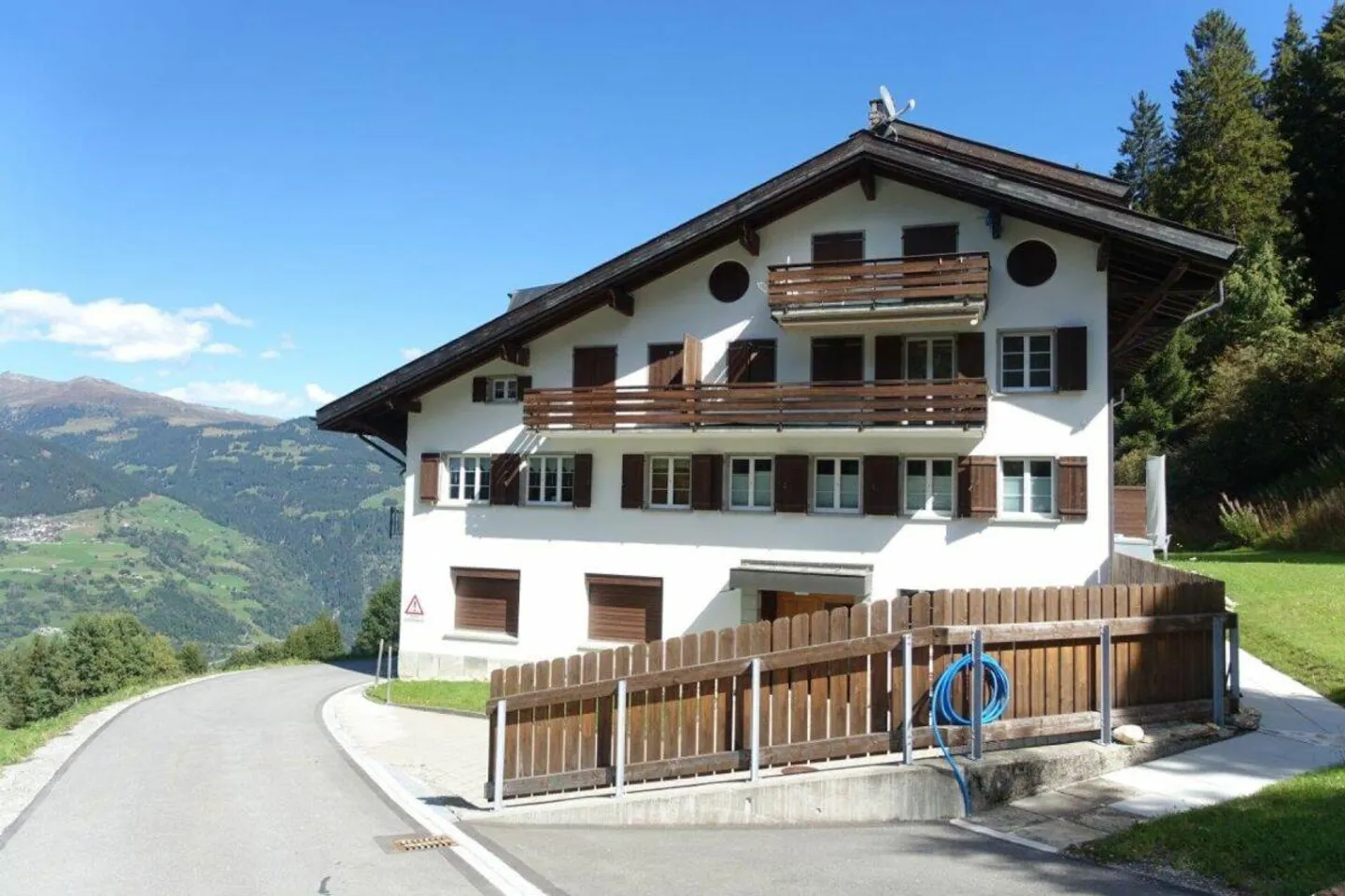 3-room apartment in Surcuolm House Waldeck - Photo 1 of 4