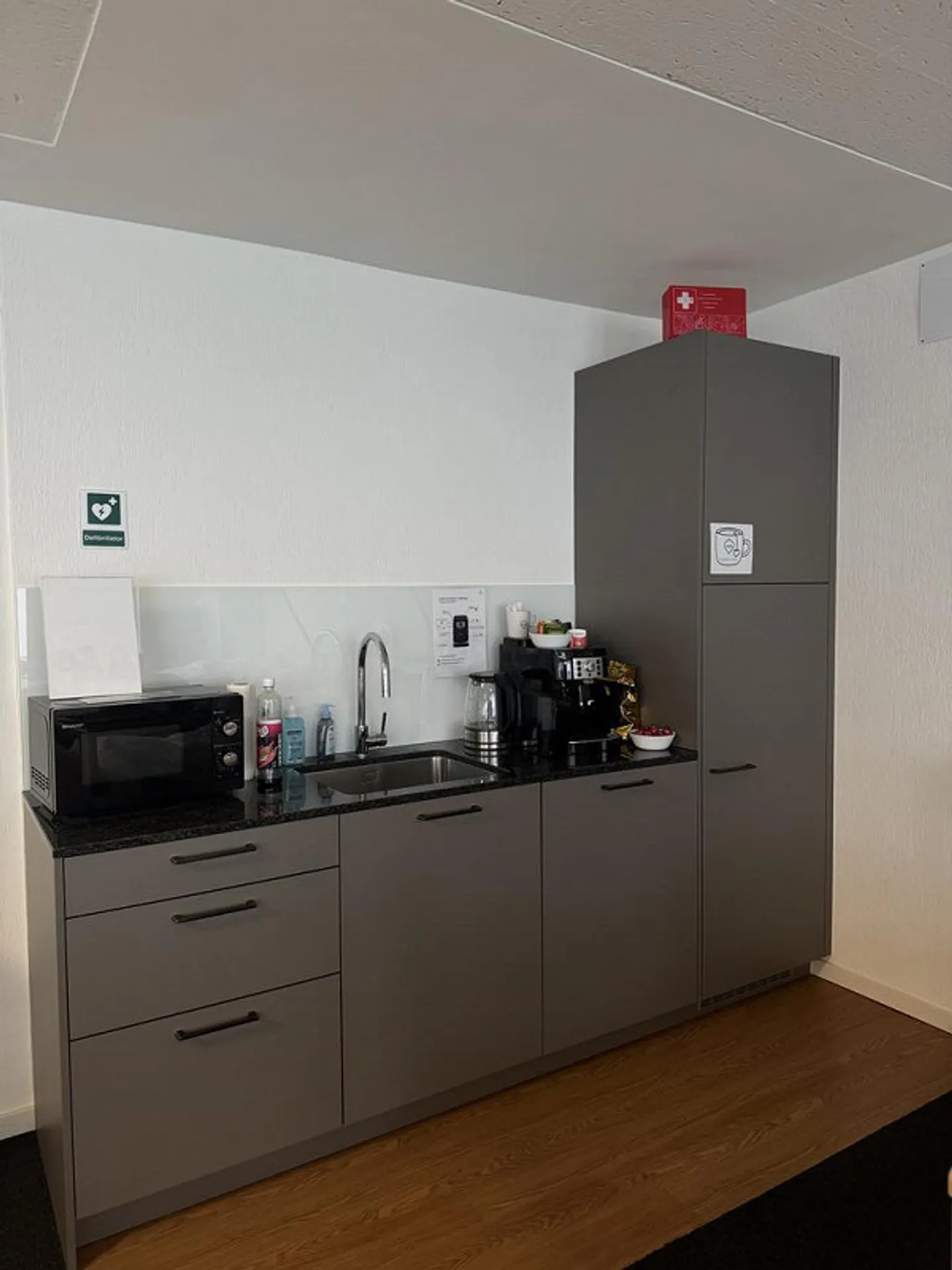 Ufficio luminoso nel cuore della città vecchia di Winterthur (circa 80 m2) - Foto 3 di 3