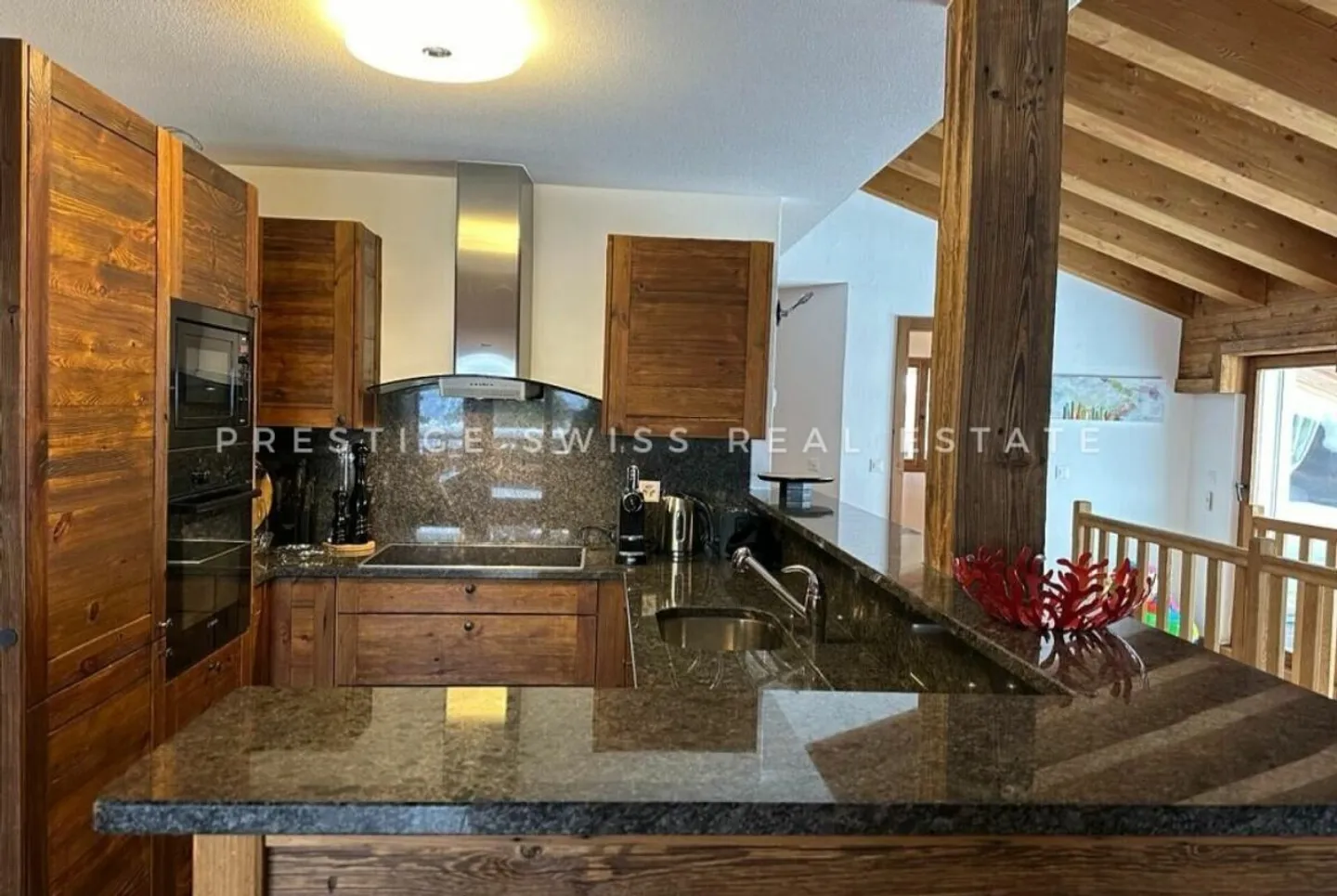 Charming triplex just steps from the lifts - Photo 6 of 12