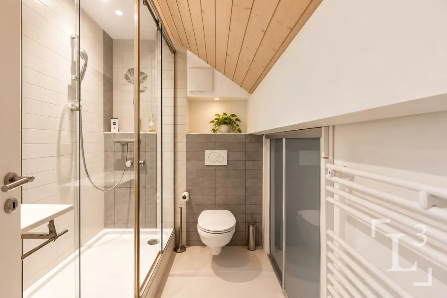 Spacieux duplex en attique avec balcon + un potager! - Foto 12 di 13