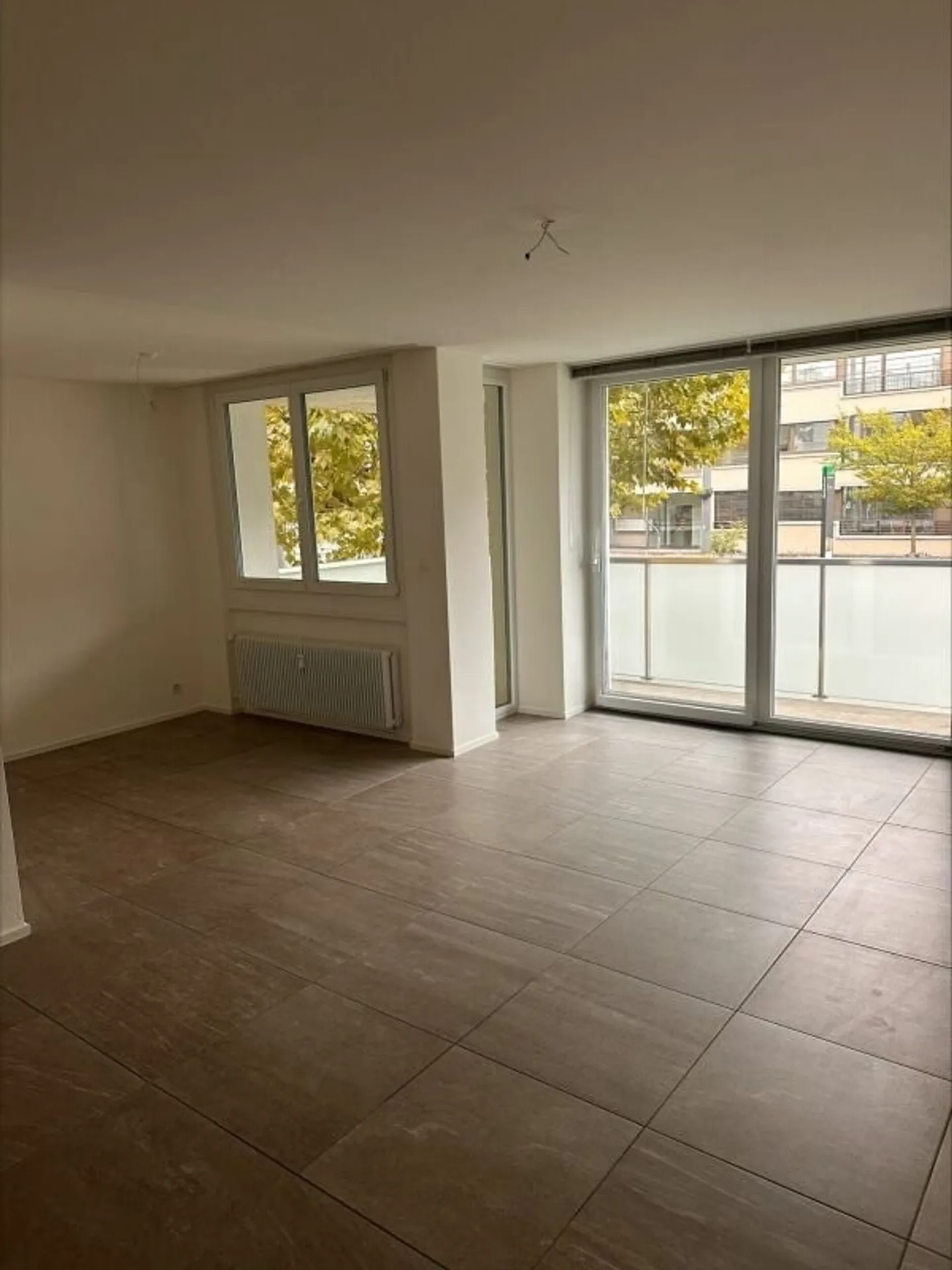 Modern and bright - in the best location in Allschwil - Photo 3 of 7
