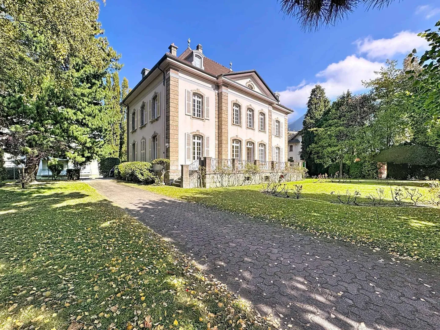 Residenza prestigiosa in un quartiere ricercato - Foto 1 di 13