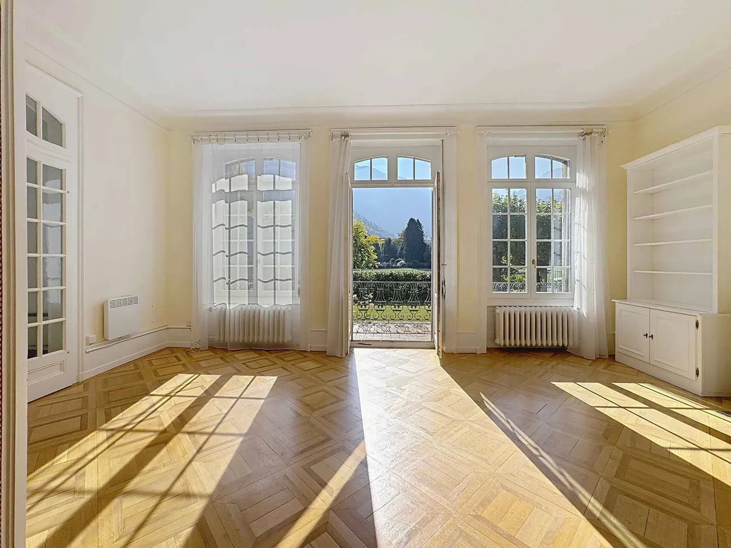 Residenza prestigiosa in un quartiere ricercato - Foto 2 di 13