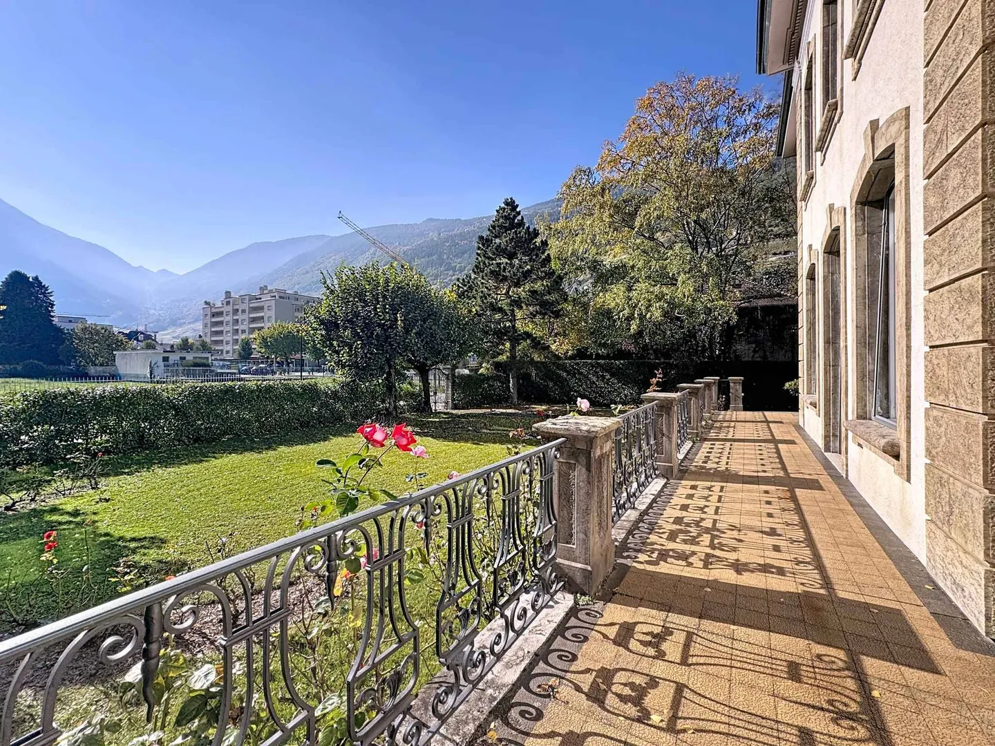 Residenza prestigiosa in un quartiere ricercato - Foto 4 di 13