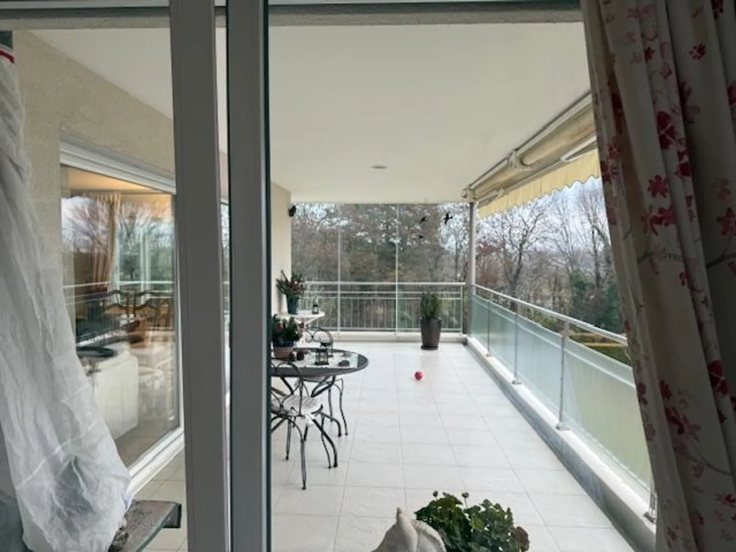 Außergewöhnlicher Blick auf den Genfersee: Hochwertige Wohnung in Mont-sur-Rolle - Foto 6 von 8