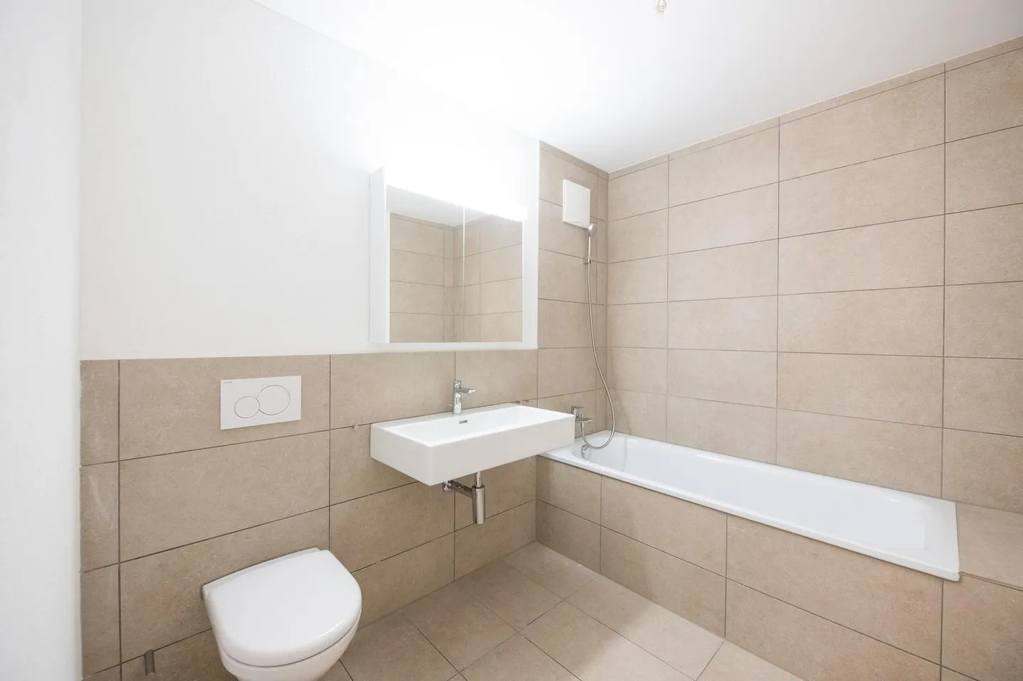 4.5 Room Apartment in Neftenbach - Photo 7 of 9
