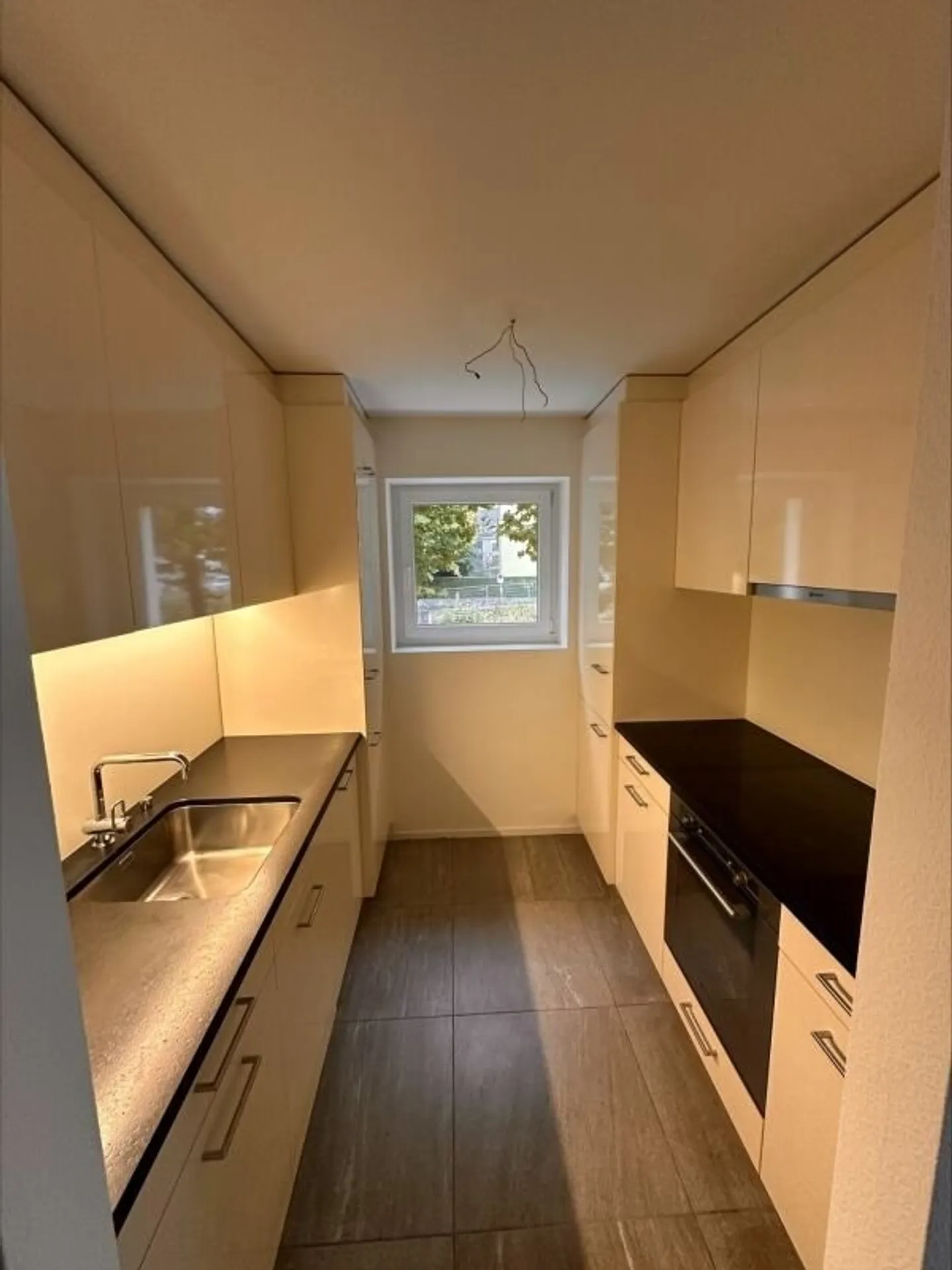 Modern and bright - in the best location in Allschwil - Photo 4 of 7