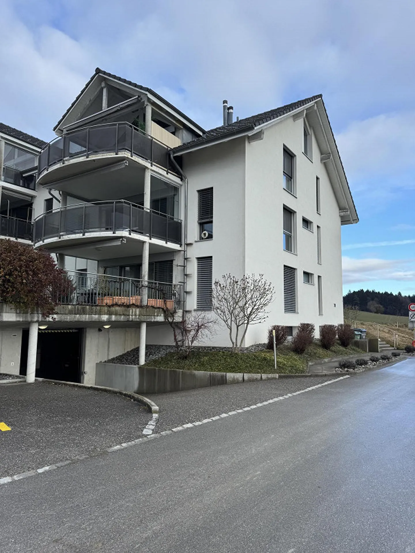 Place de parking à louer - Photo 2 sur 4