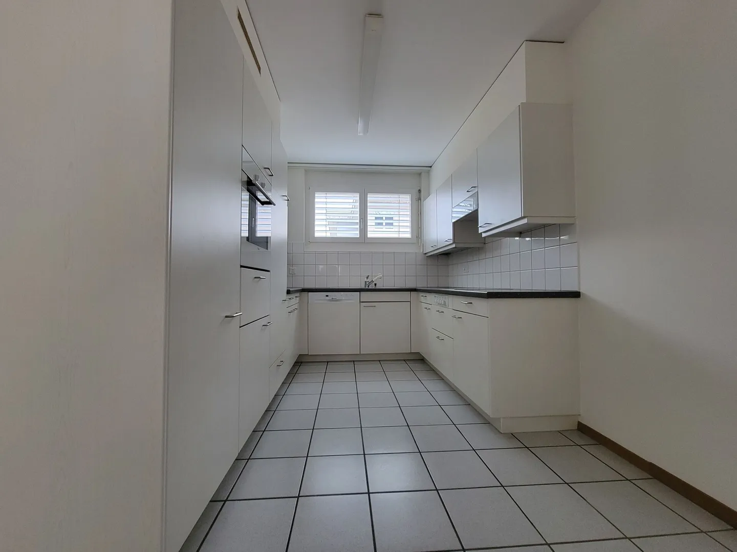 Living in the Center of Fahracker - Photo 2 of 9