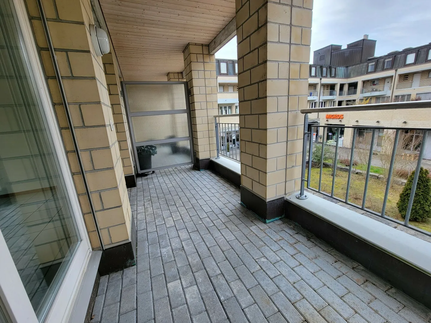 Living in the Center of Fahracker - Photo 7 of 9