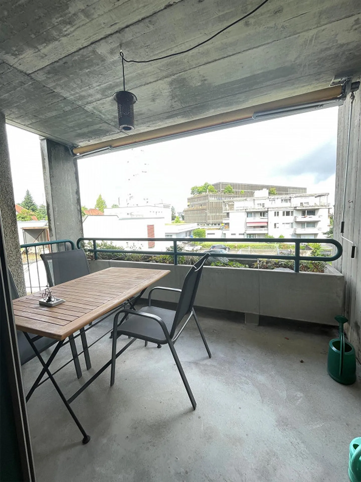 Ampio appartamento di 4,5 stanze con balcone in posizione centrale - Foto 8 di 8