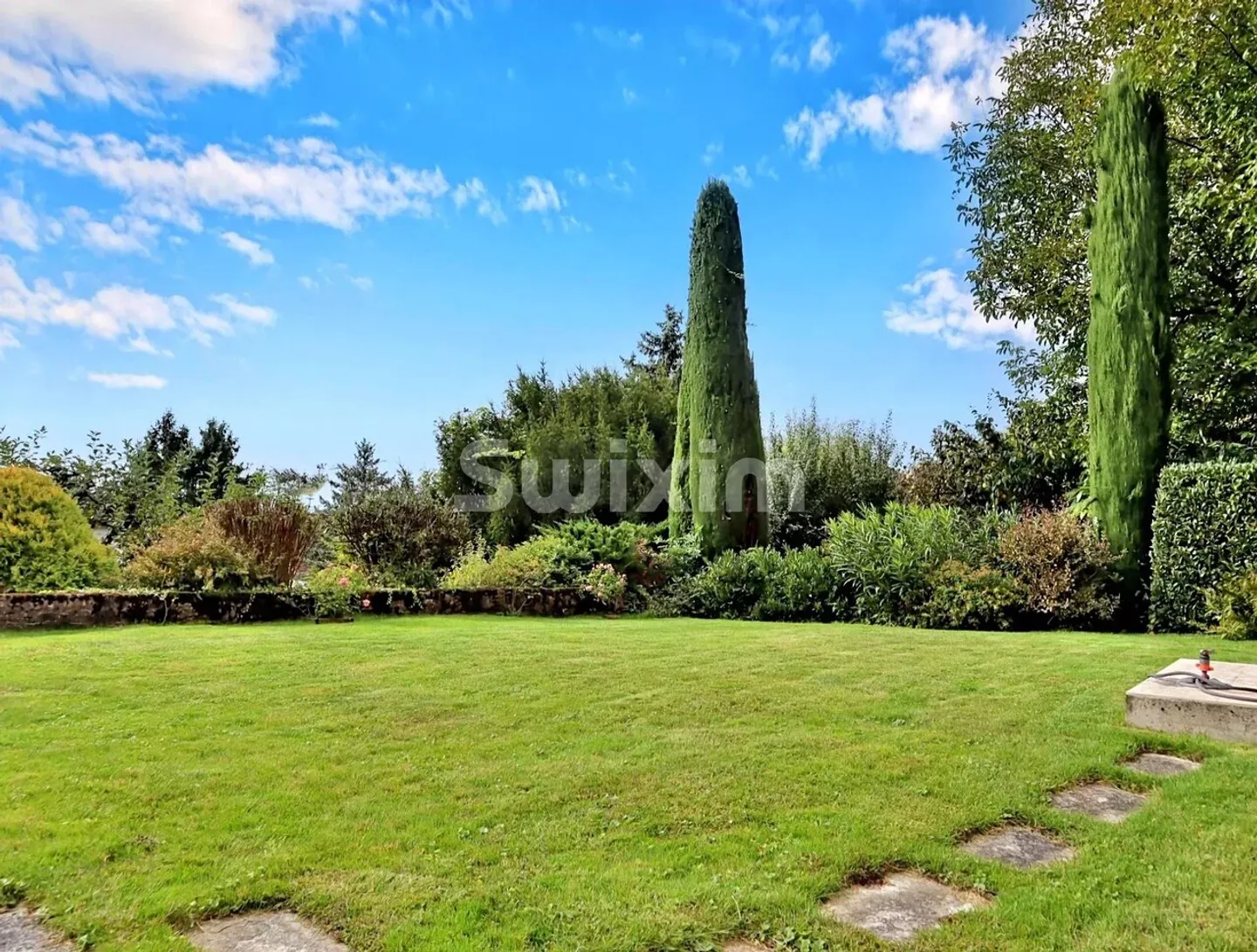 Opportunità! Grande villa indipendente di 6 stanze con vista sul lago! - Foto 2 di 9