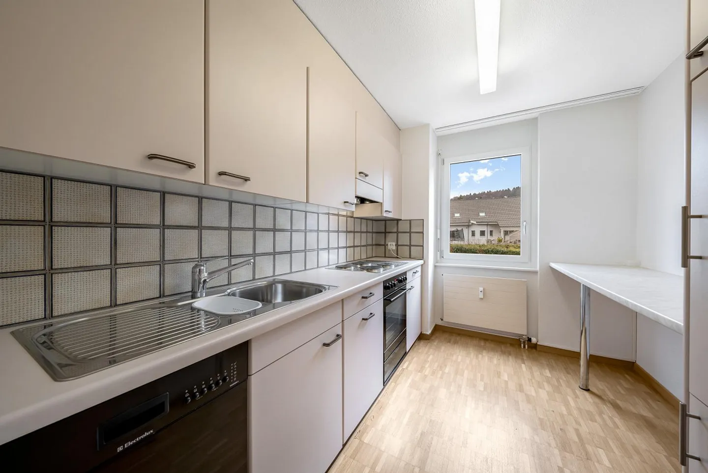 Grosszügige Wohnung an zentraler Lage - befristet bis 31.03.2028! - Foto 4 von 6