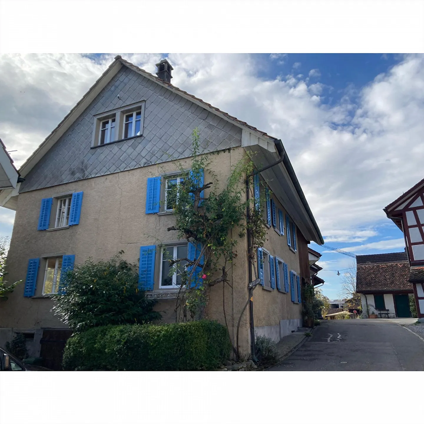 Fattoria di 9 stanze in una posizione tranquilla ma centrale con giardino - Foto 2 di 30