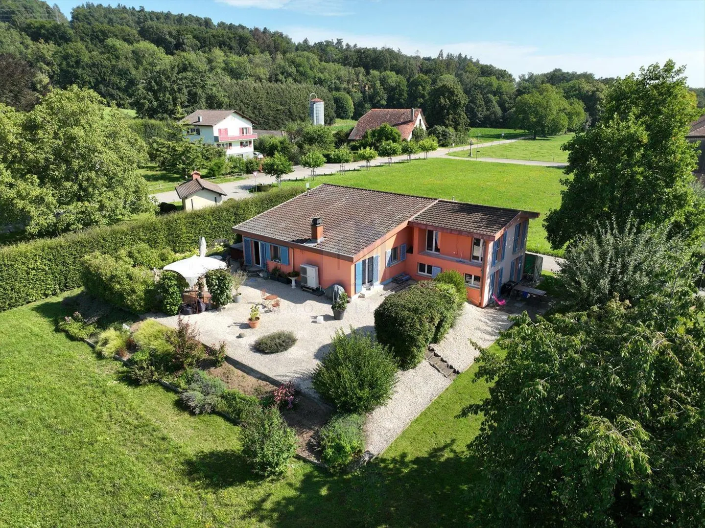 Villa con 7 ½ camere in un ambiente idilliaco a 1783 Barberêche - Foto 3 di 8
