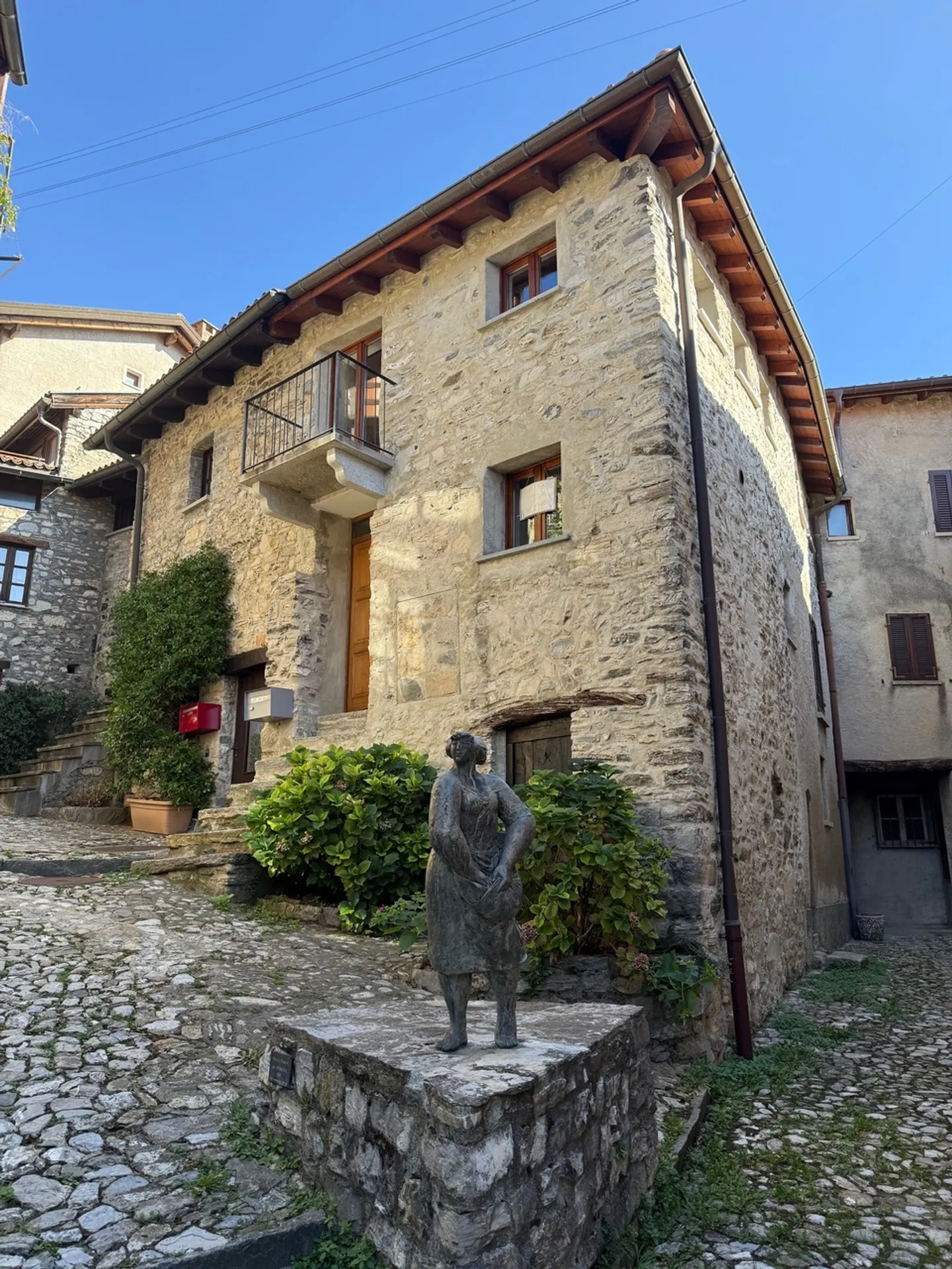 Charmante maison tessinoise à Brè - Photo 2 sur 11