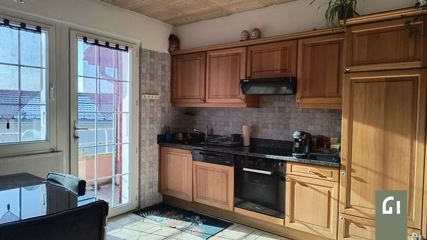 Familienvilla mit unabhängiger Wohnung - Foto 4 von 11