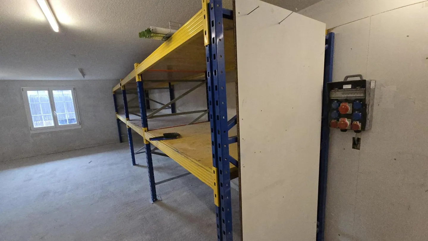 Storage room for private or commercial use - Photo 7 of 12
