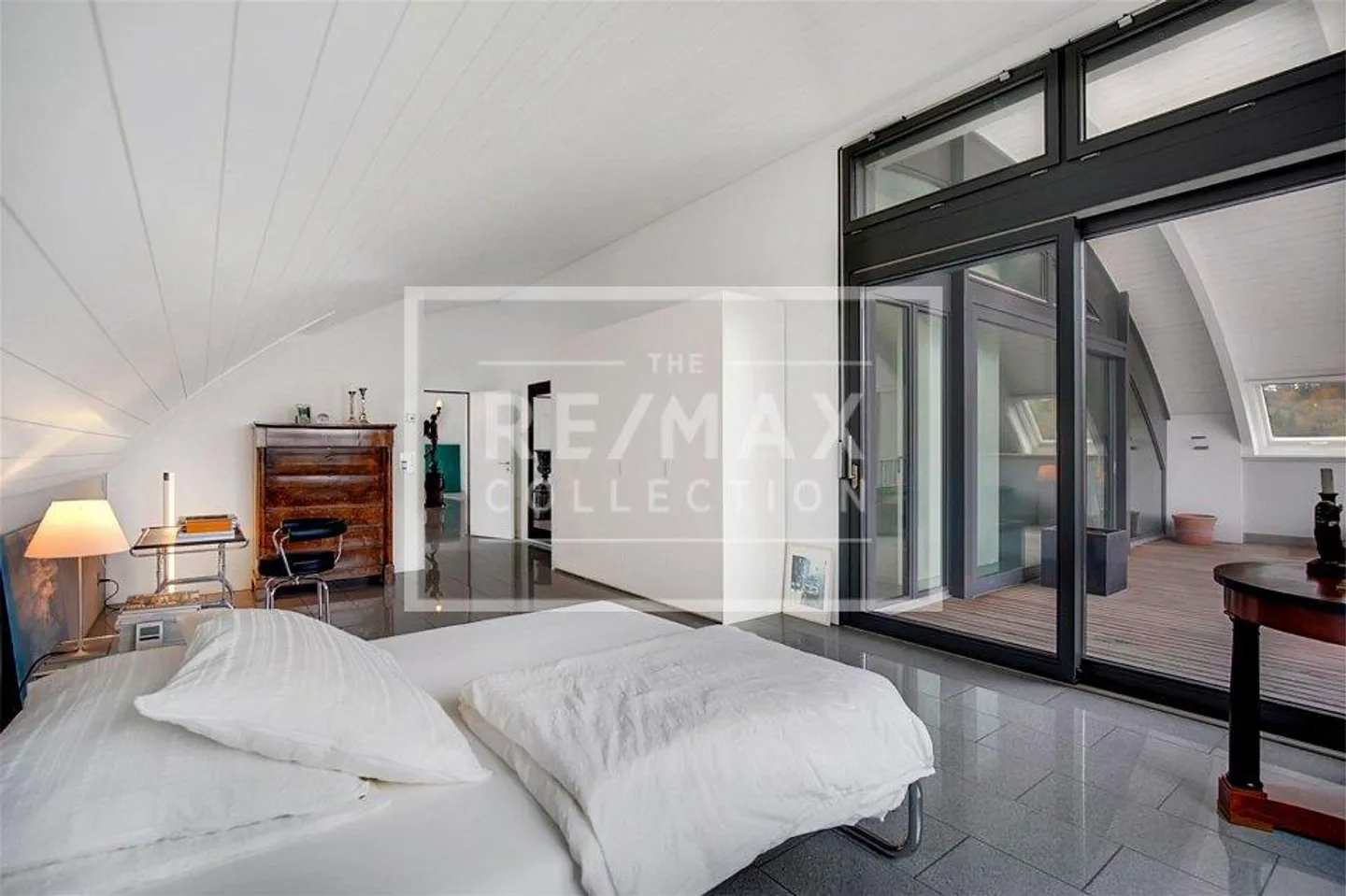 Exclusive 3.5 - 5.5 Room Penthouse 246 m² NWF, 4 Terraces, in the Center, Double Garage, Lift, View - Photo 5 of 9