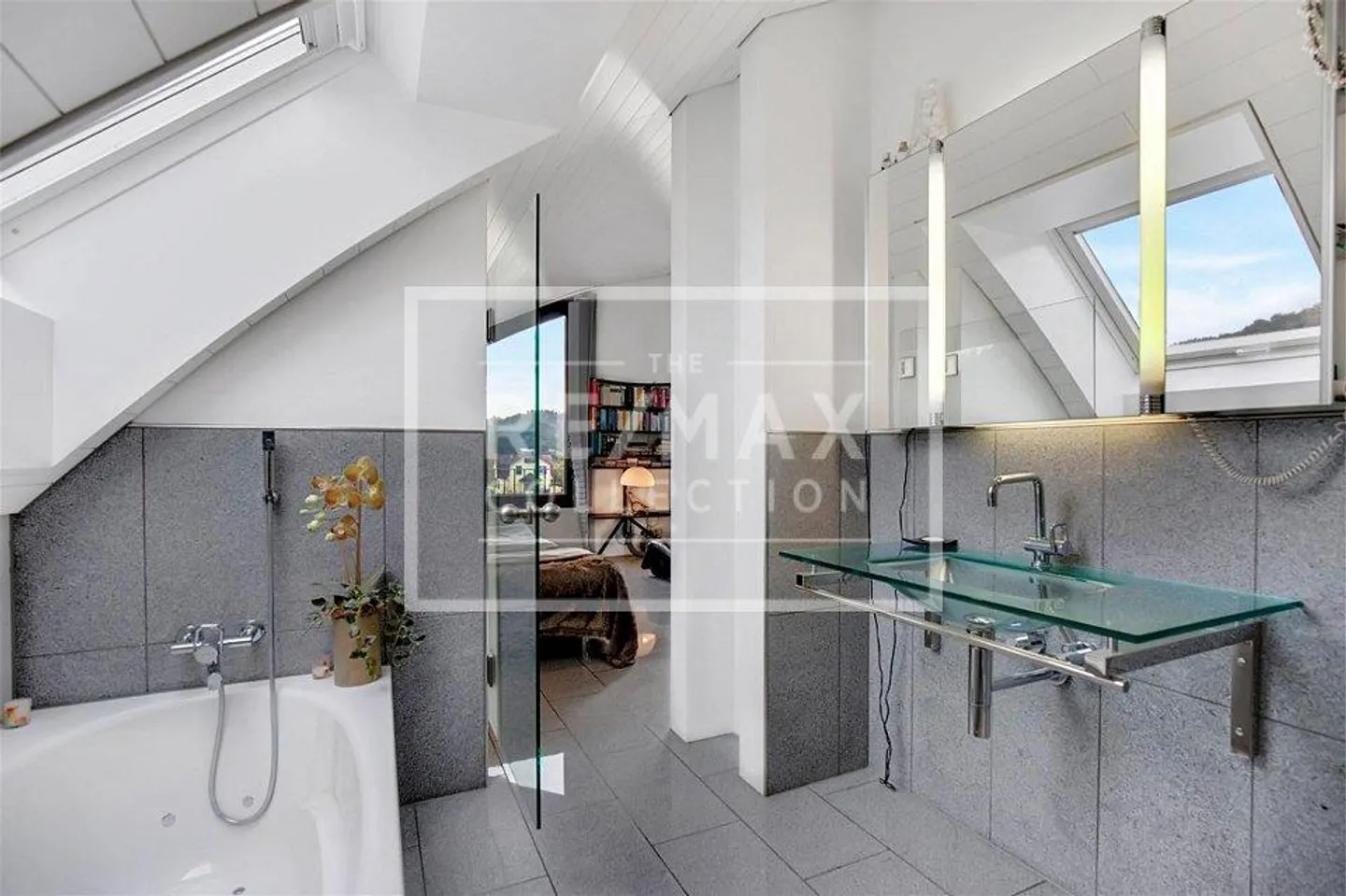 Exclusive 3.5 - 5.5 Room Penthouse 246 m² NWF, 4 Terraces, in the Center, Double Garage, Lift, View - Photo 6 of 9