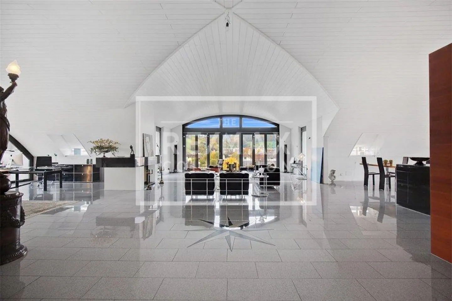 Exclusive 3.5 - 5.5 Room Penthouse 246 m² NWF, 4 Terraces, in the Center, Double Garage, Lift, View - Photo 3 of 9