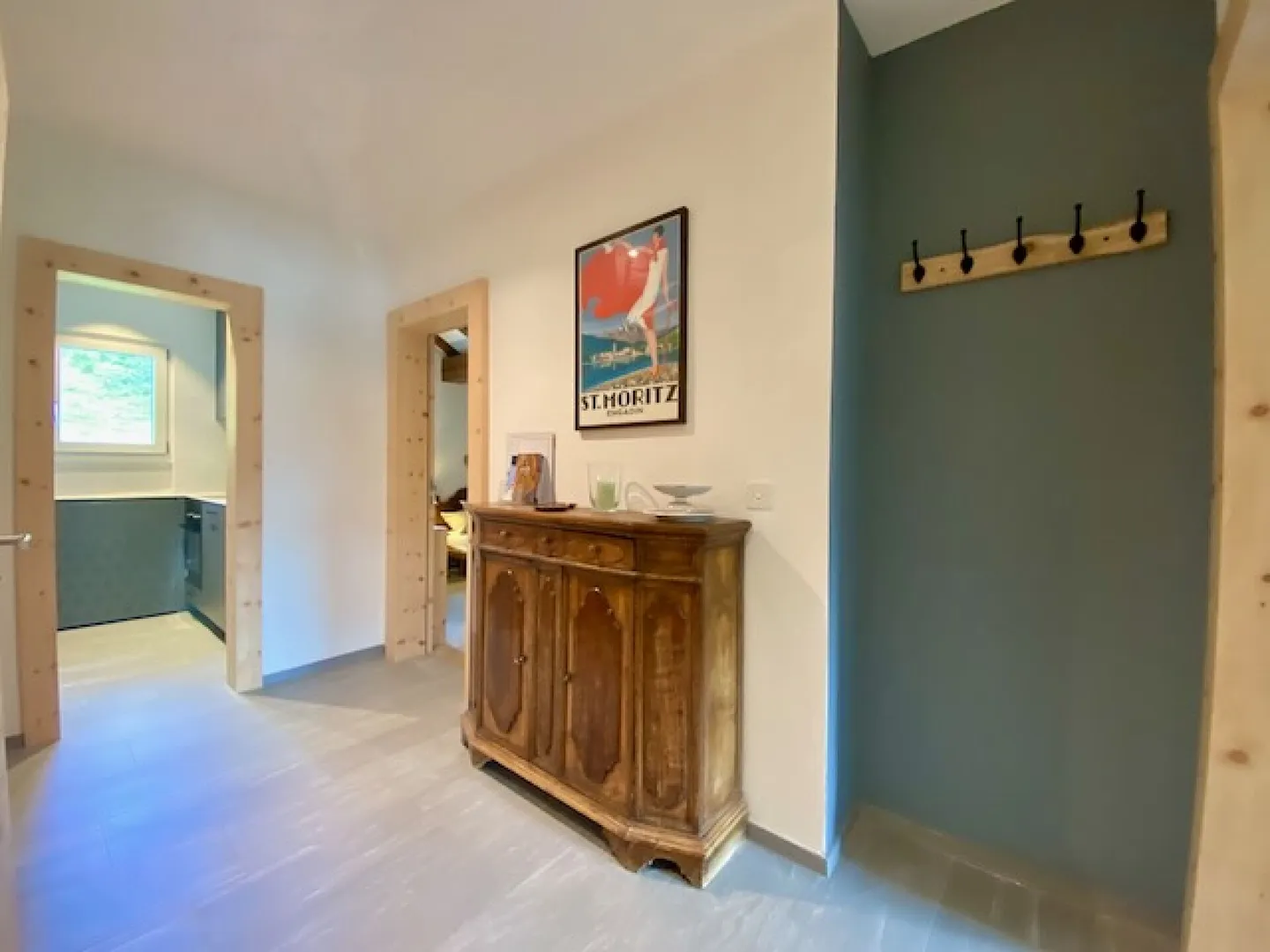 Helle Winterwohnung mit atemberaubendem Blick über Celerina - Foto 3 von 8