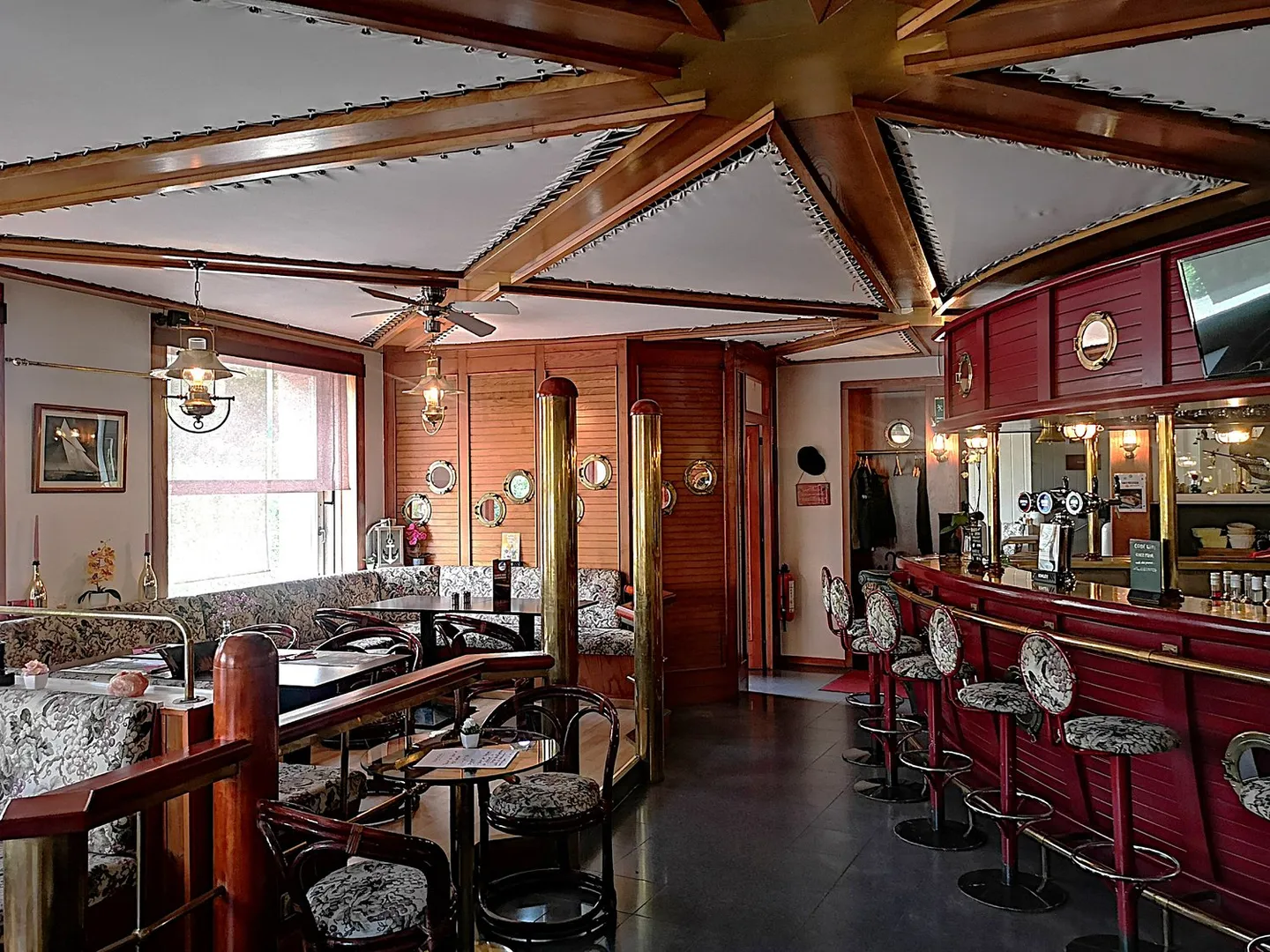 Ristorante-Pizzeria Le Yacht con brasserie-bar, 2 sale da pranzo, terrazza, parcheggio - Foto 7 di 27