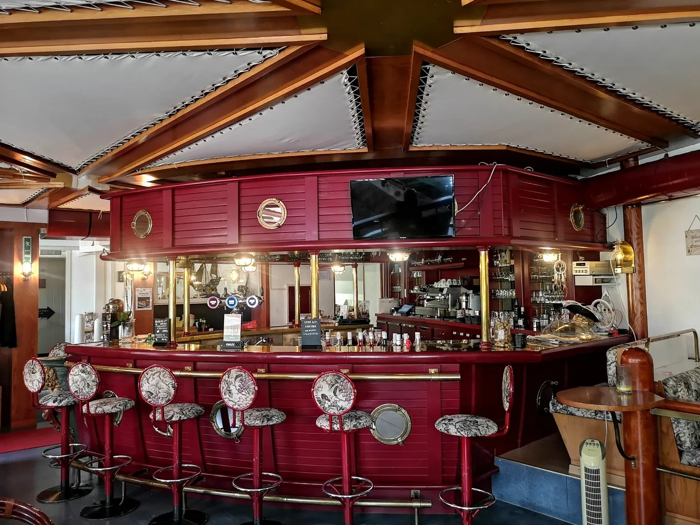 Ristorante-Pizzeria Le Yacht con brasserie-bar, 2 sale da pranzo, terrazza, parcheggio - Foto 9 di 27